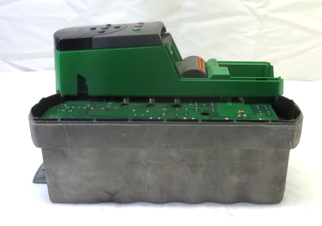 CONTROL Techniques UNI2402 Unidrive AC Drive, FOR PARTS/ REPAIR