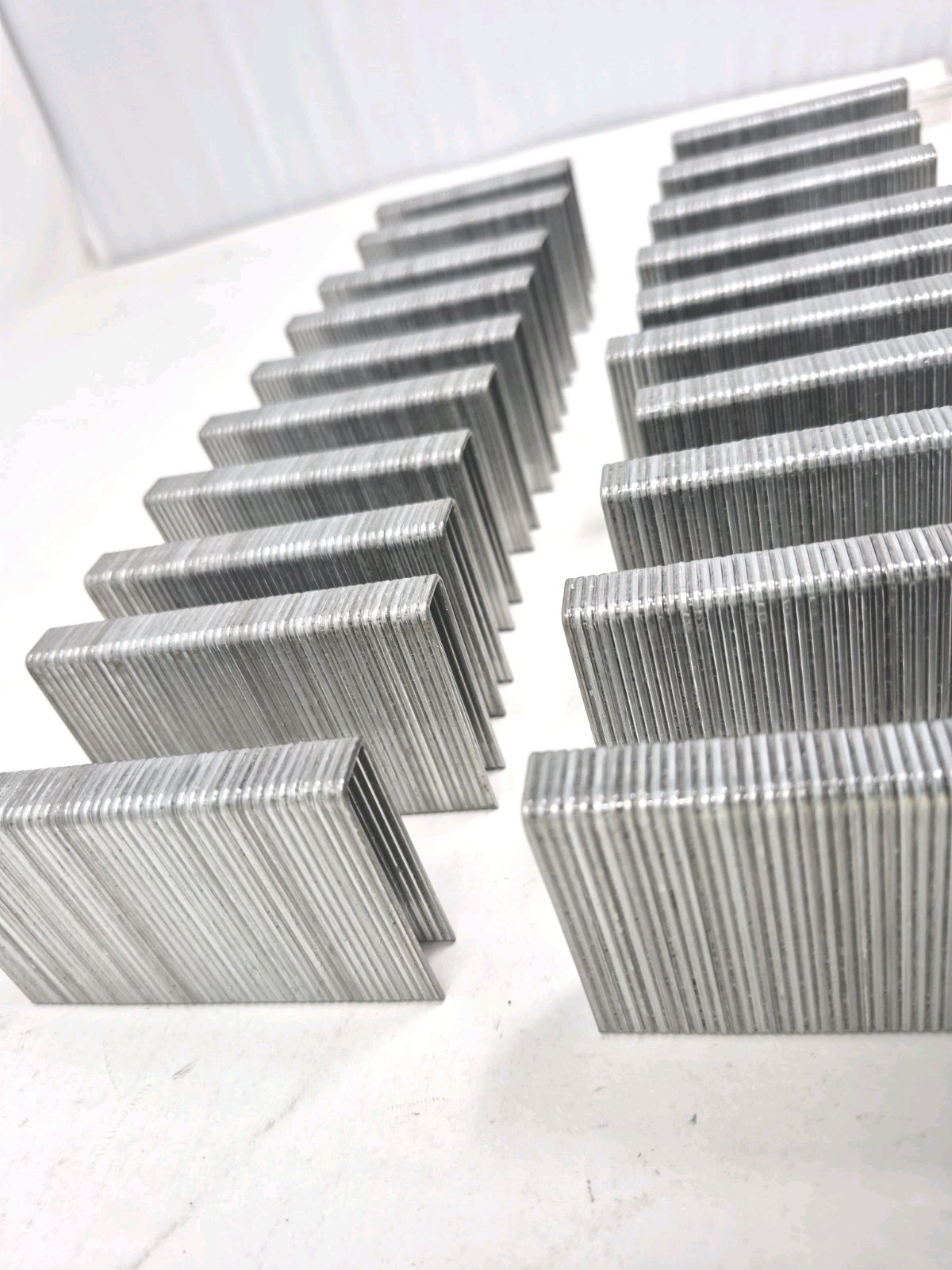 Bostitch Flooring Staples BCS1516-1M 15-1/2 Gauge 2″ – 1 Set Missing