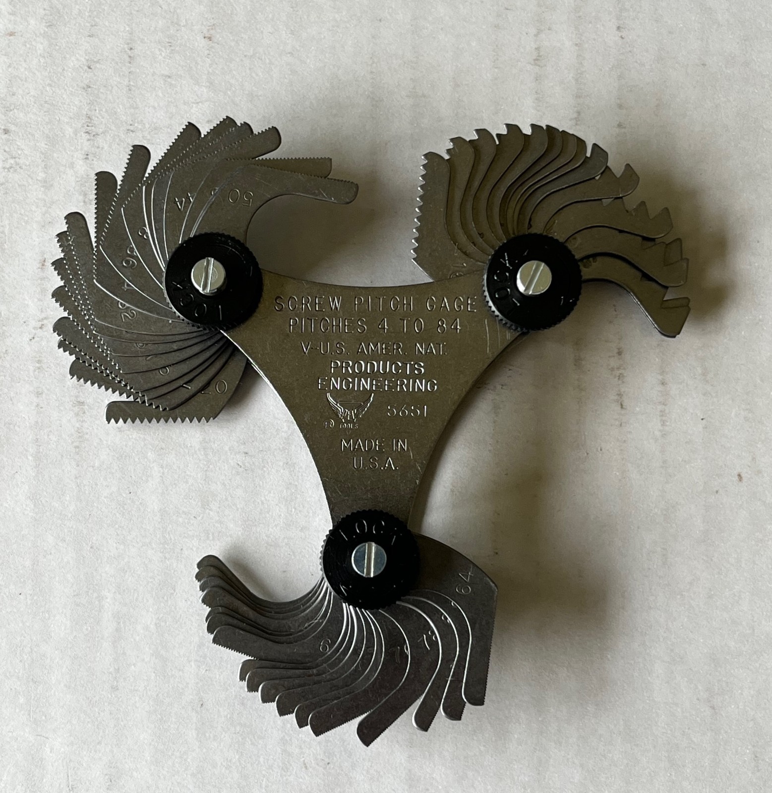 PEC Tools 5651 English Screw Pitch Gage – Pitches 4 to 84 – 51 Leafs