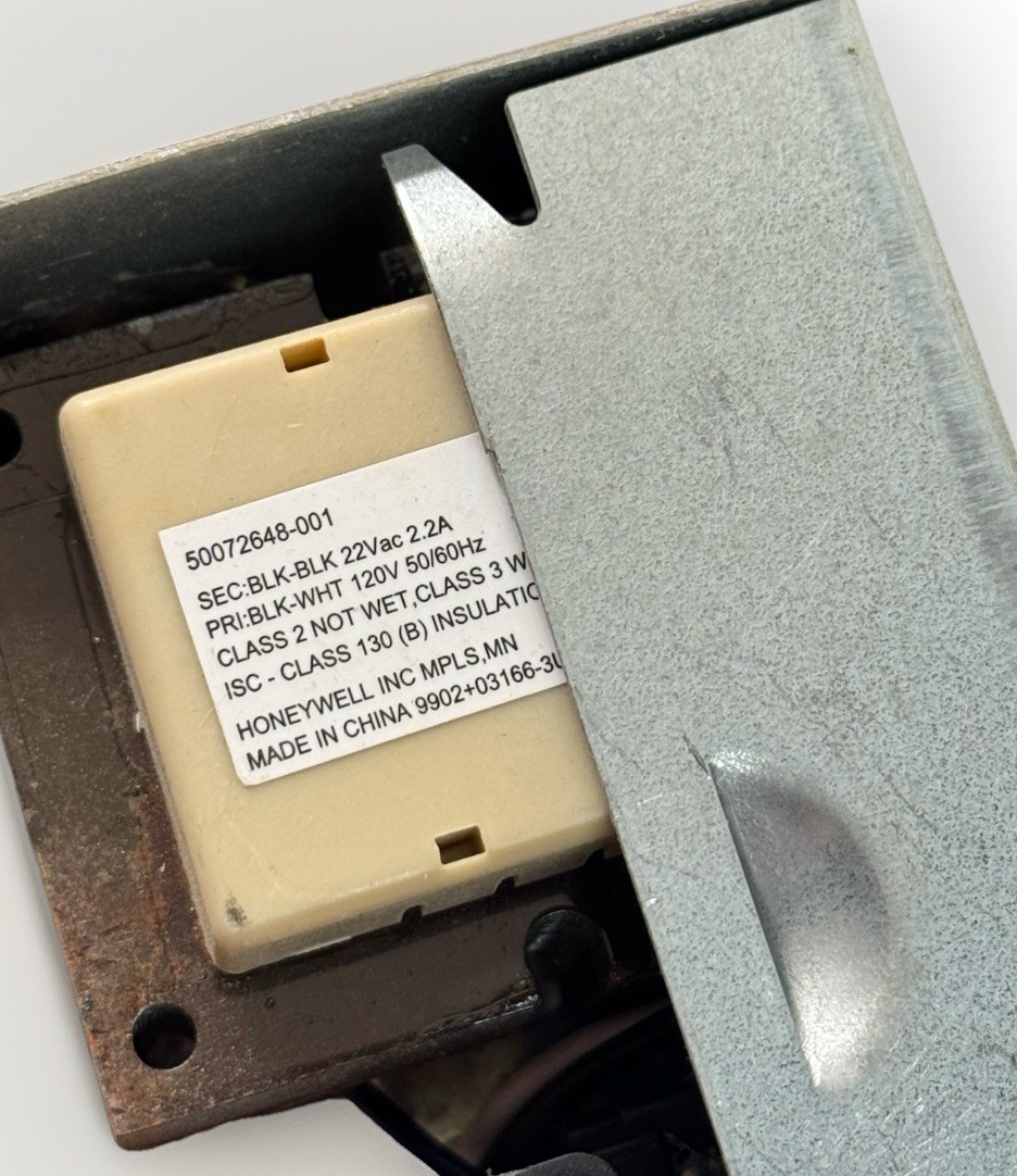 (Untested) Honeywell L8148J1009 Aquastat Relay — Returns Accepted, 24HR Shipping