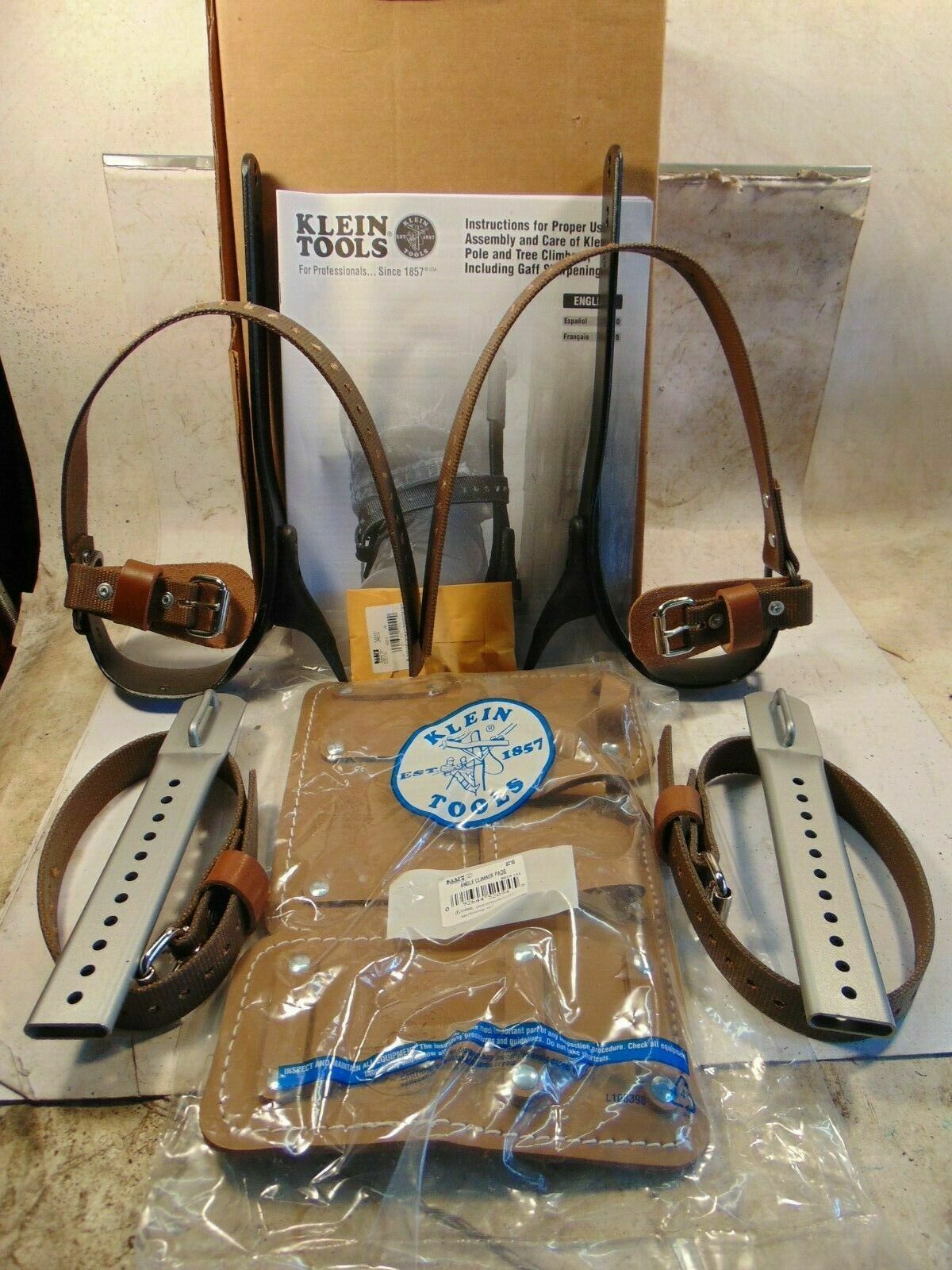 KLEIN TOOLS TREE CLIMBERS SET 2-3/4″ GAFFS Tree Climbing Spikes With L Pads