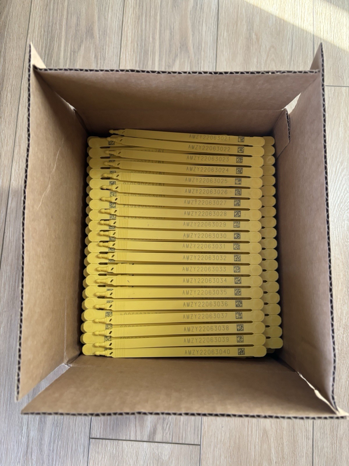 1000 Yellow plastic truck trailer security seals numbered Amazon 7″ Tamper Proof
