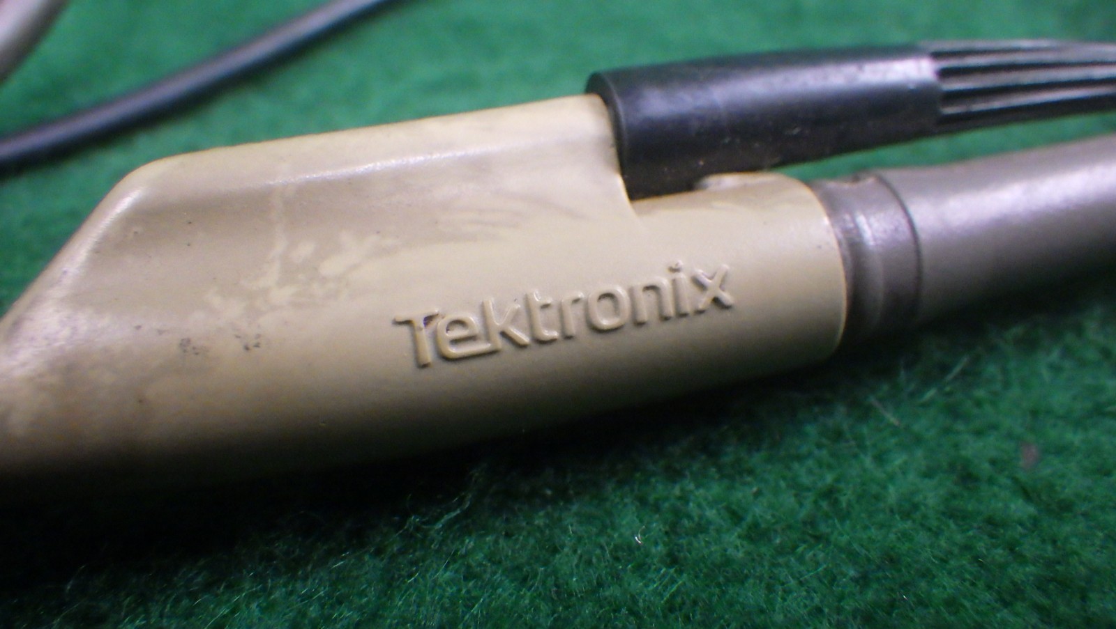 Tektronix P6121 10megohm Probe 11.0pF 10X 1.5M