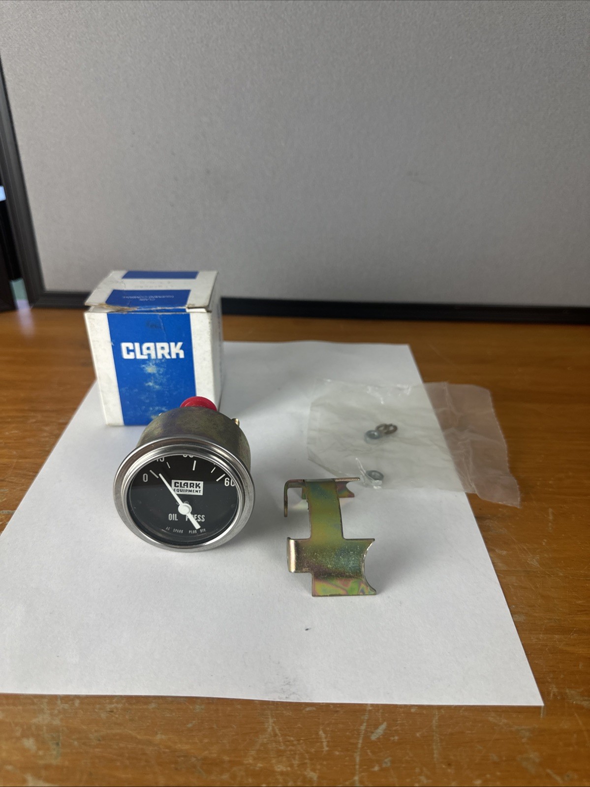Clark OEM Replacement 0-60 PSi Forklift Oil Pressure Gauge 947248 New Old Stock