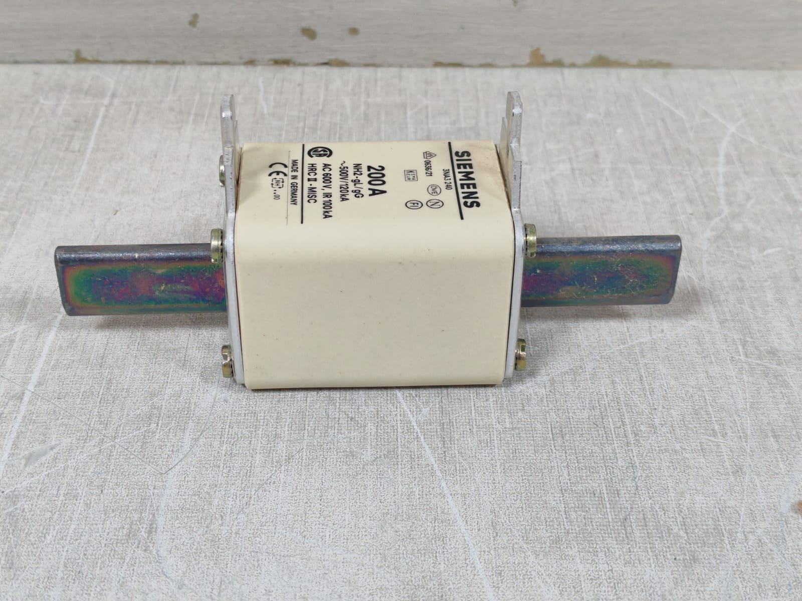 LOT 2PCS SIEMENS 3NA3240 LV-HRC-FUSE LINKS 200A