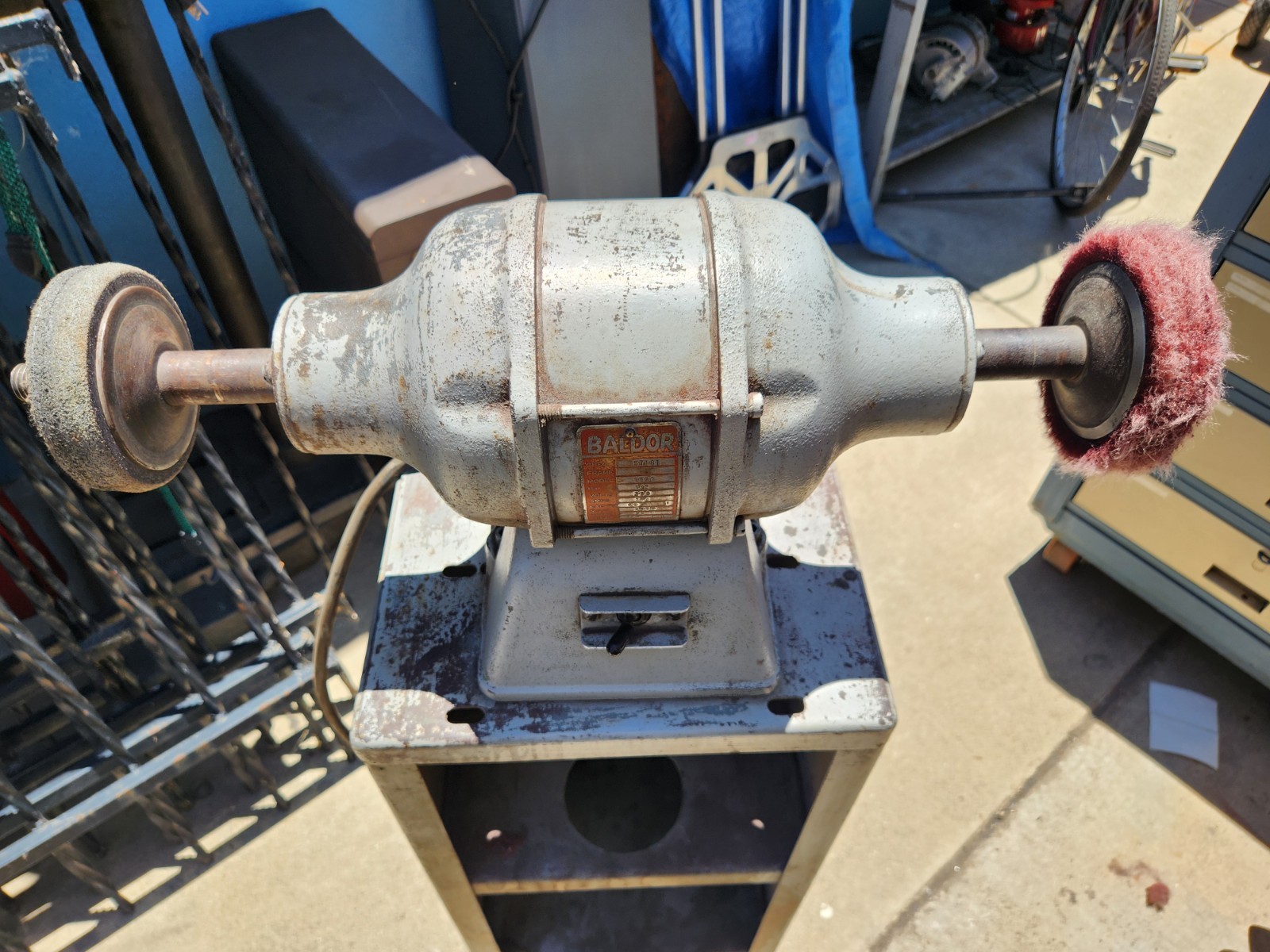 BALDOR GRINDER MODEL 1530