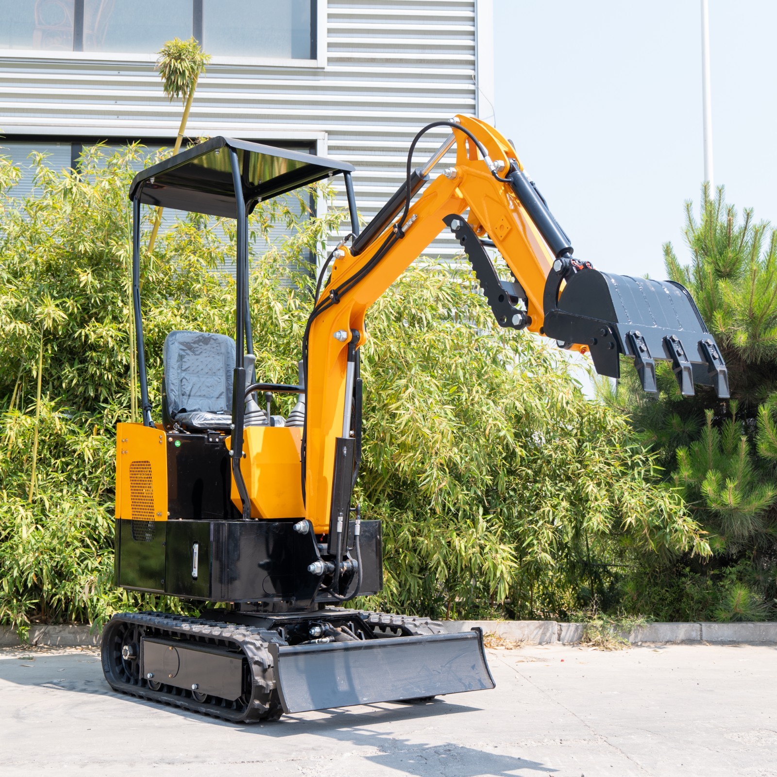 Mini Excavator 1.4Ton Digger 11.5hp Kubota Diesel Pilot System EPA Engine USA