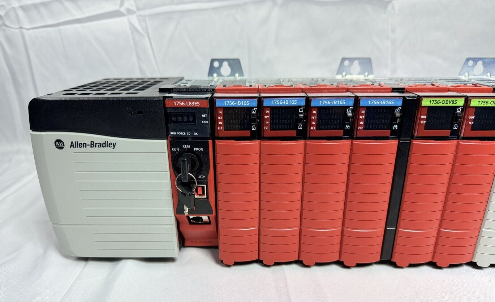 Allen-Bradley 1756-L83ES GuardLogix 5580 PLC w/ 1756-IB16S 1756-OBV8S