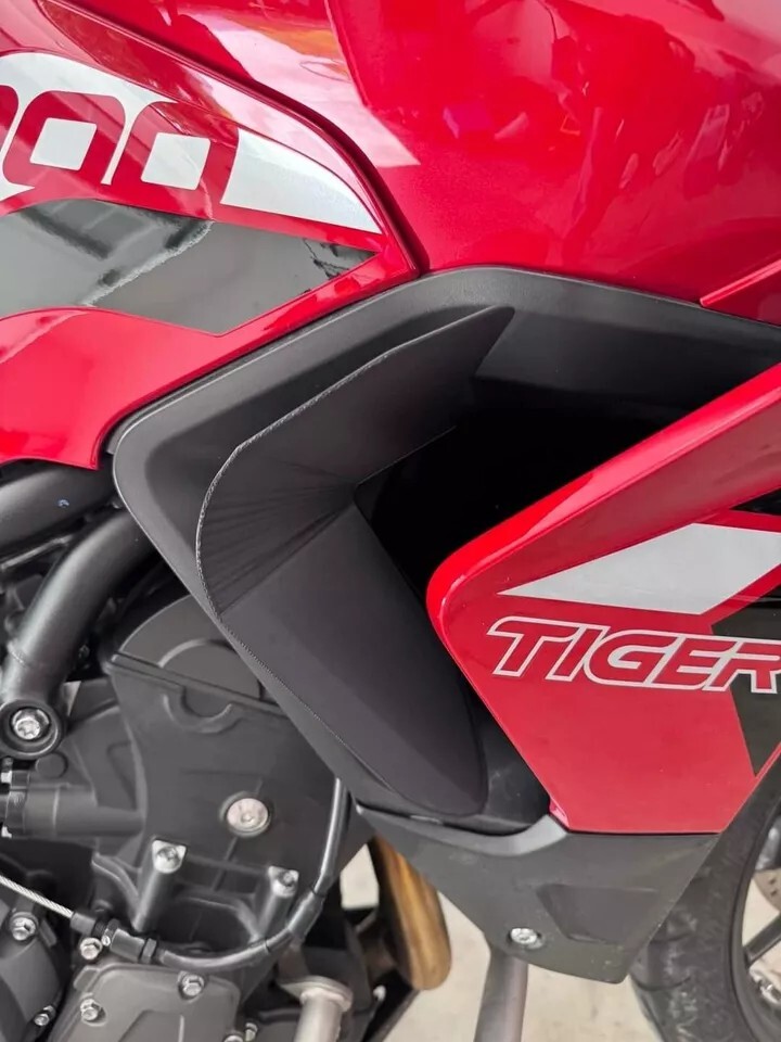 V2.0 Stripe Series Clip On Triumph Tiger 850/900 Air Deflectors – UK