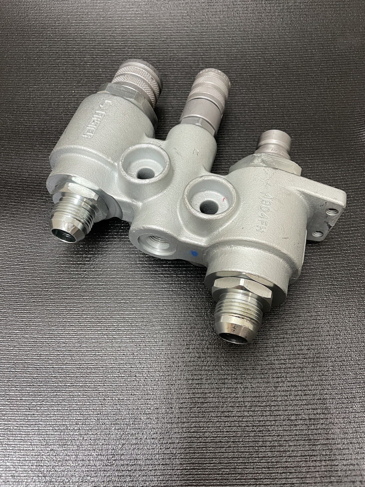 Case # 47396759 Faster 4BD4FH Hydraulic flat face Manifold Control Valve