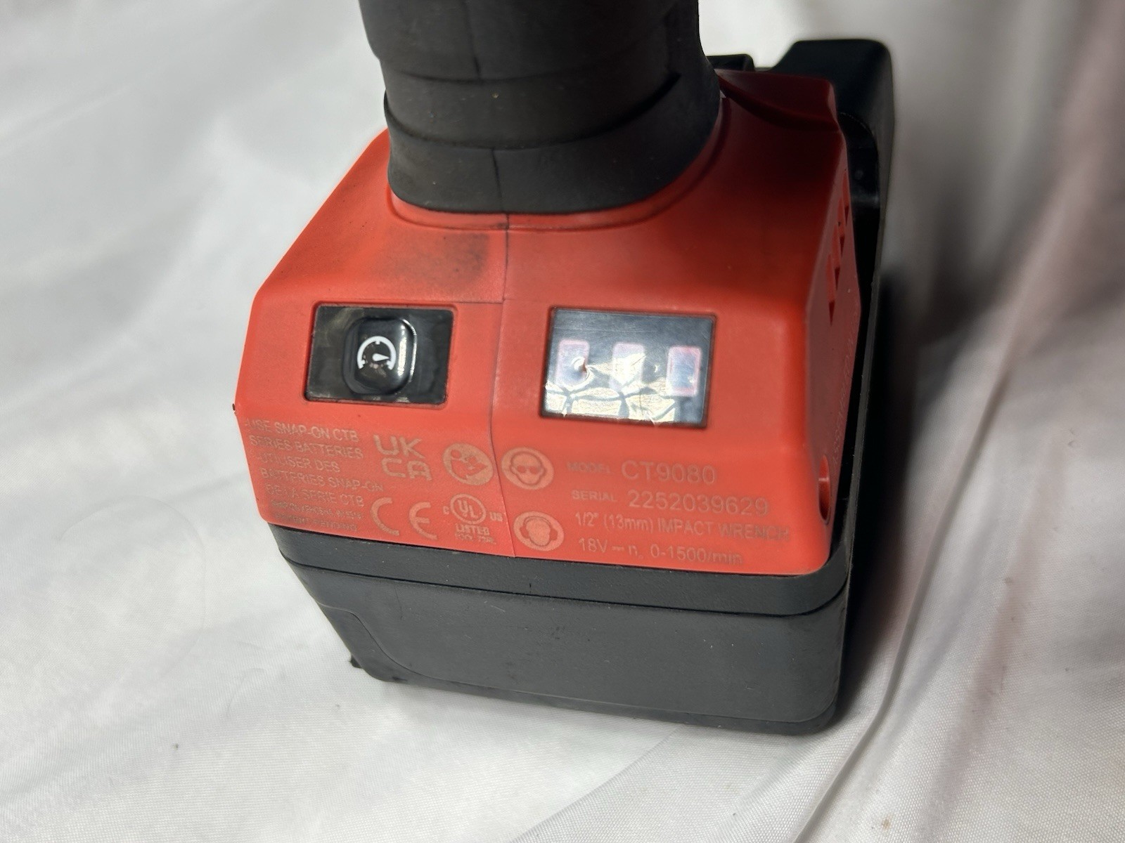 SNAP ON 1/2″ CORDLESS IMPACT WRENCH CT9080 W/BATT, CHARGER, & RUBBER GUARD READ!