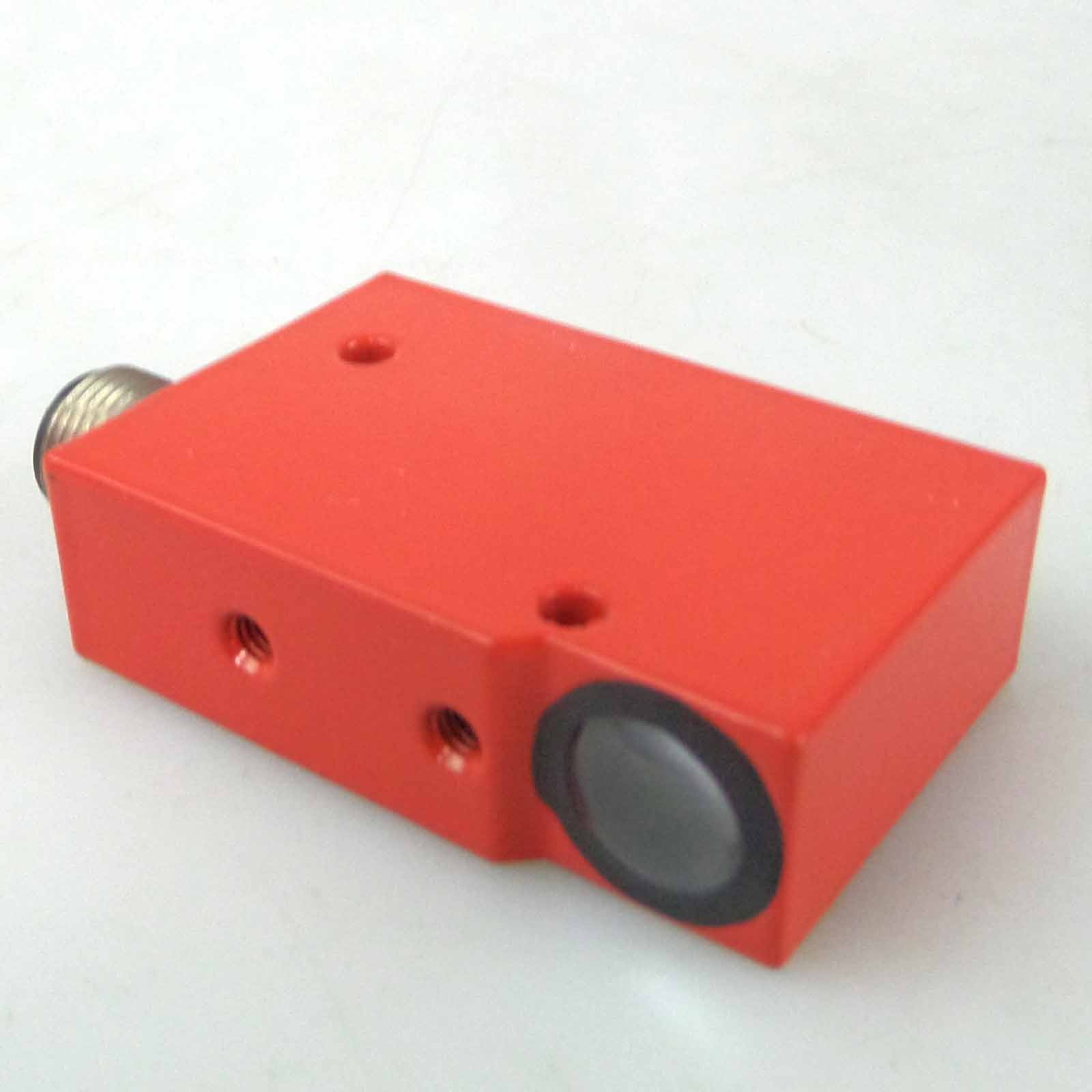 Leuze retro-reflective sensor PRK 18/24 DL.01 50102822 NOV