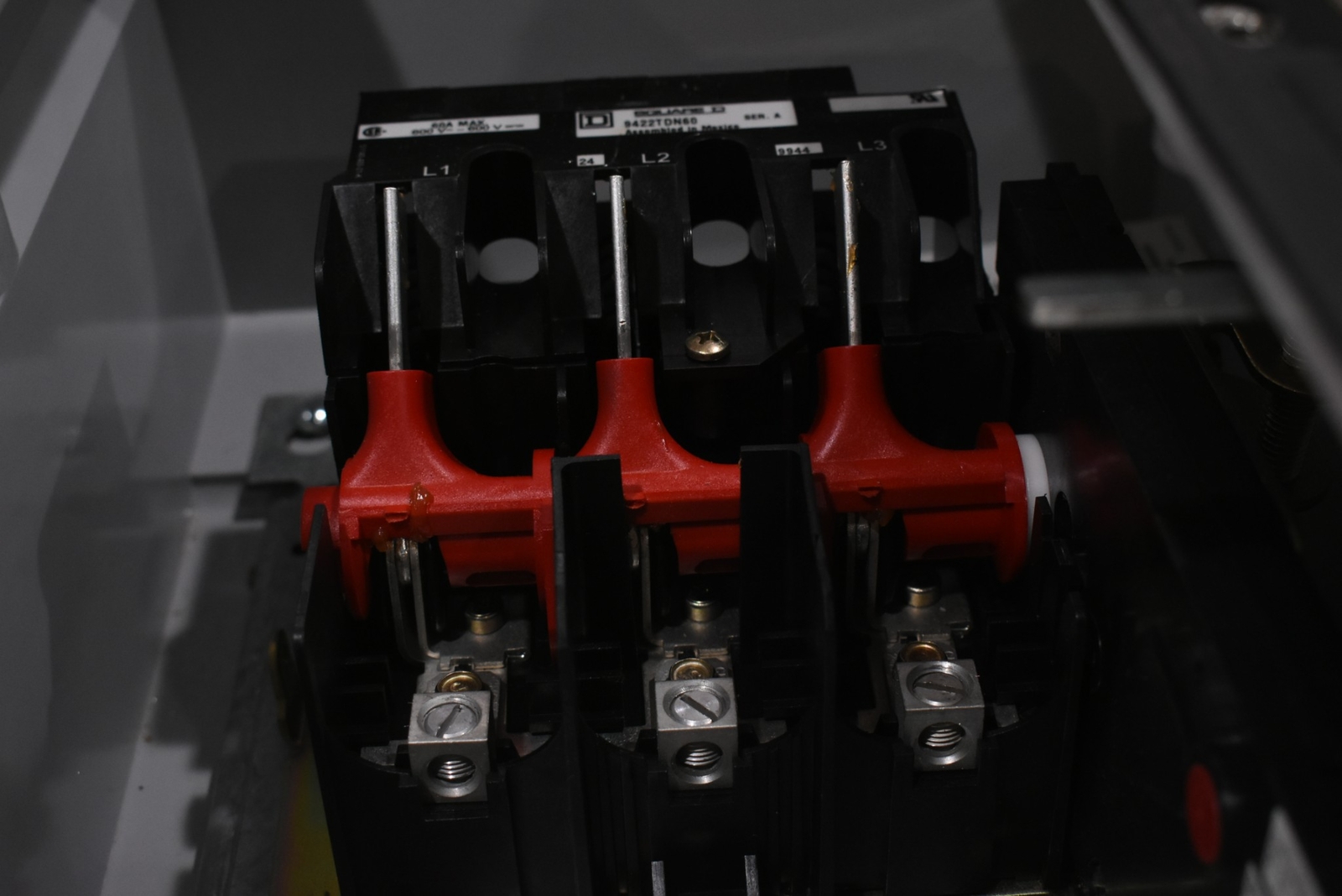 EATON CORPORATION CROUSE HINDS NST1018F D60360 DISCONNECT SWITCH ENCLOSED 250 V