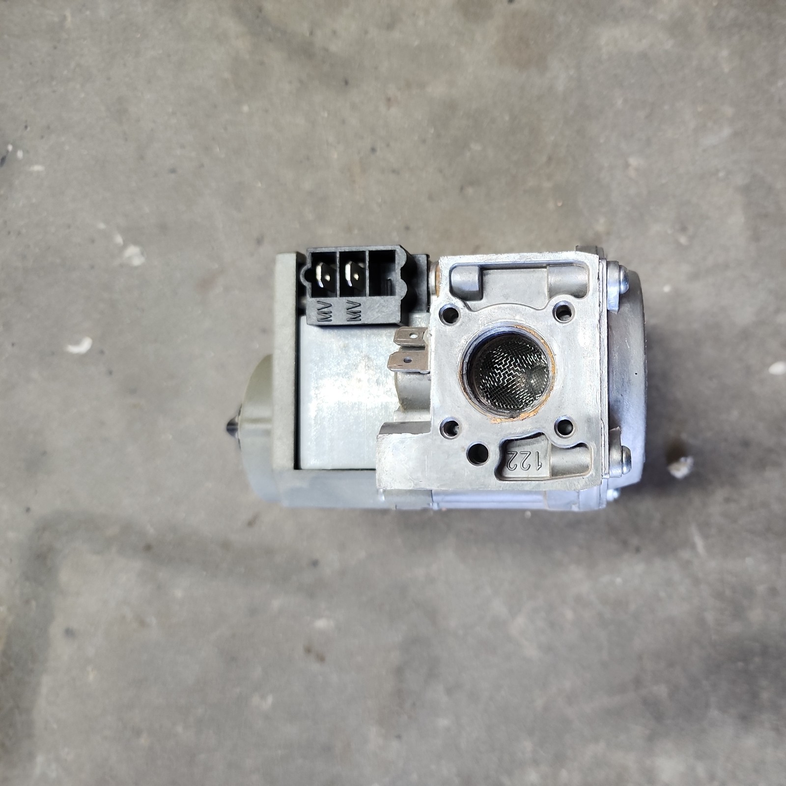 Honeywell VR8205H 8016 VR8205H8016 Rheem Ruud 60-22866-01 Gas Valve