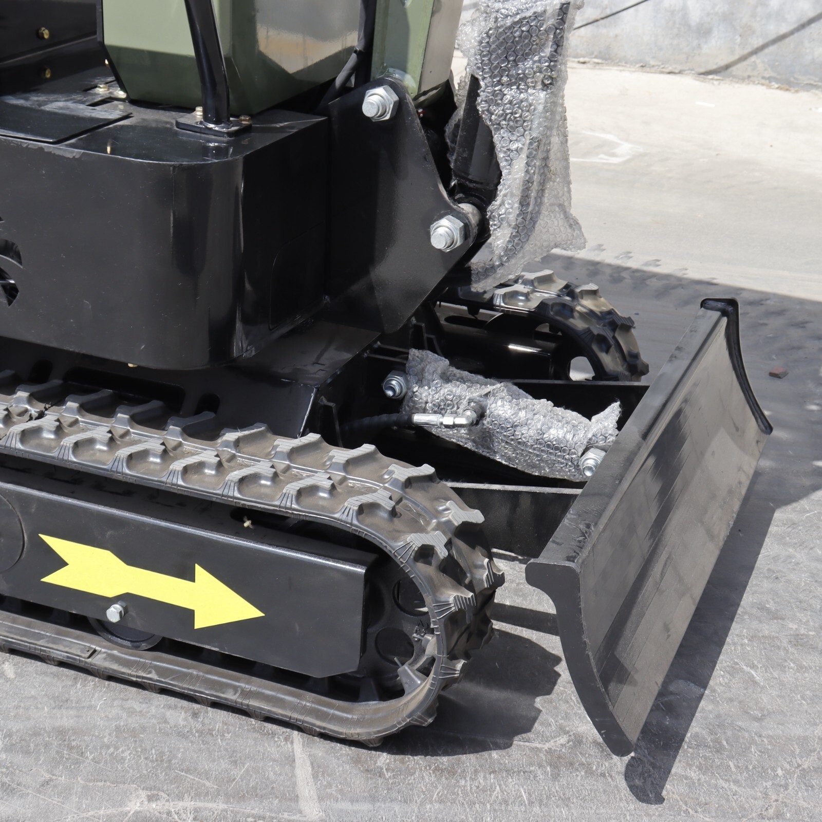 Free Ship Mini Excavator 1 Ton Digger 13.5hp Gas Tracked Crawler B&S EPA Engine
