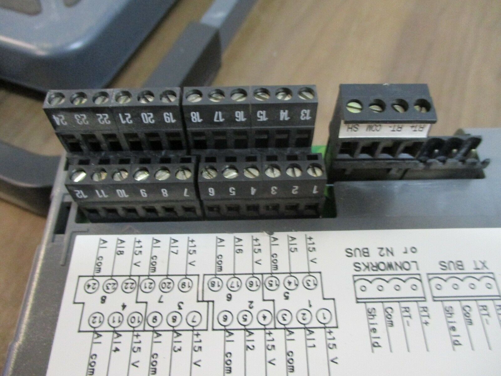 Johnson Controls Metasys Controller DX-9100-8454 24VAC, *Scraped Front* Used