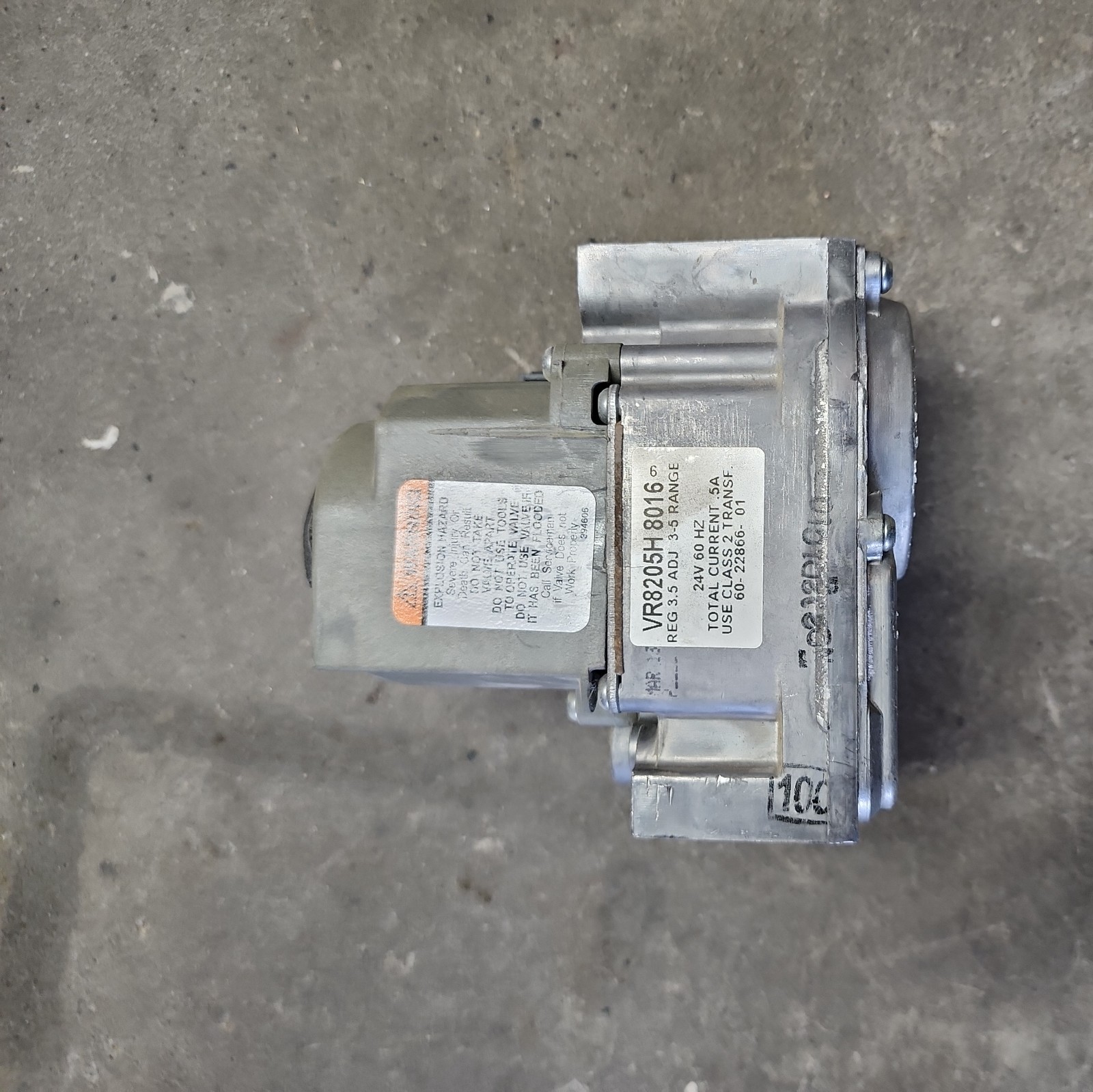 Honeywell VR8205H 8016 VR8205H8016 Rheem Ruud 60-22866-01 Gas Valve