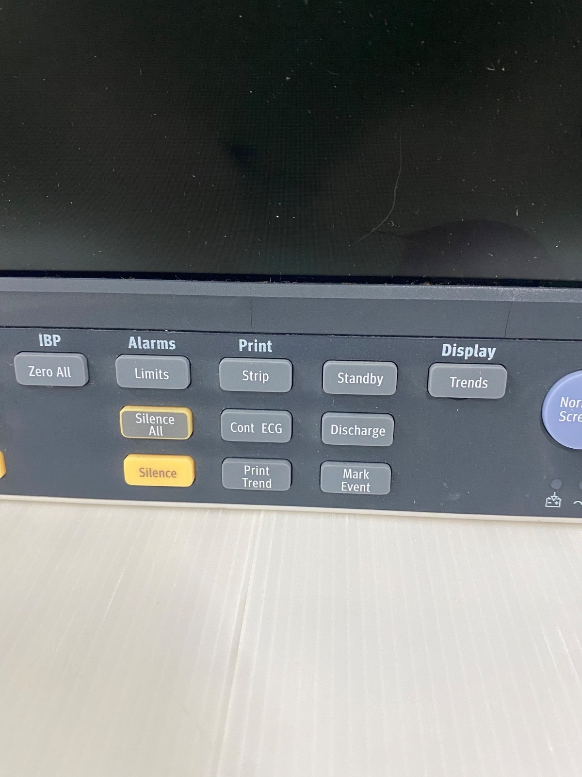 MINDRAY Datascope Passport V Patient Monitor Screen Damage Powers on
