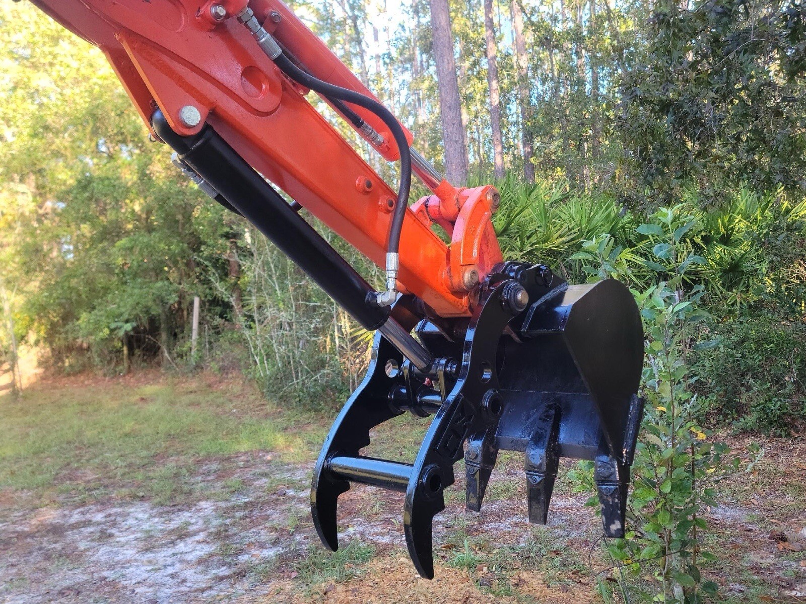 KUBOTA KX018 U15 U17 U20 PIN ON HYDRAULIC MINI EXCAVATOR THUMB
