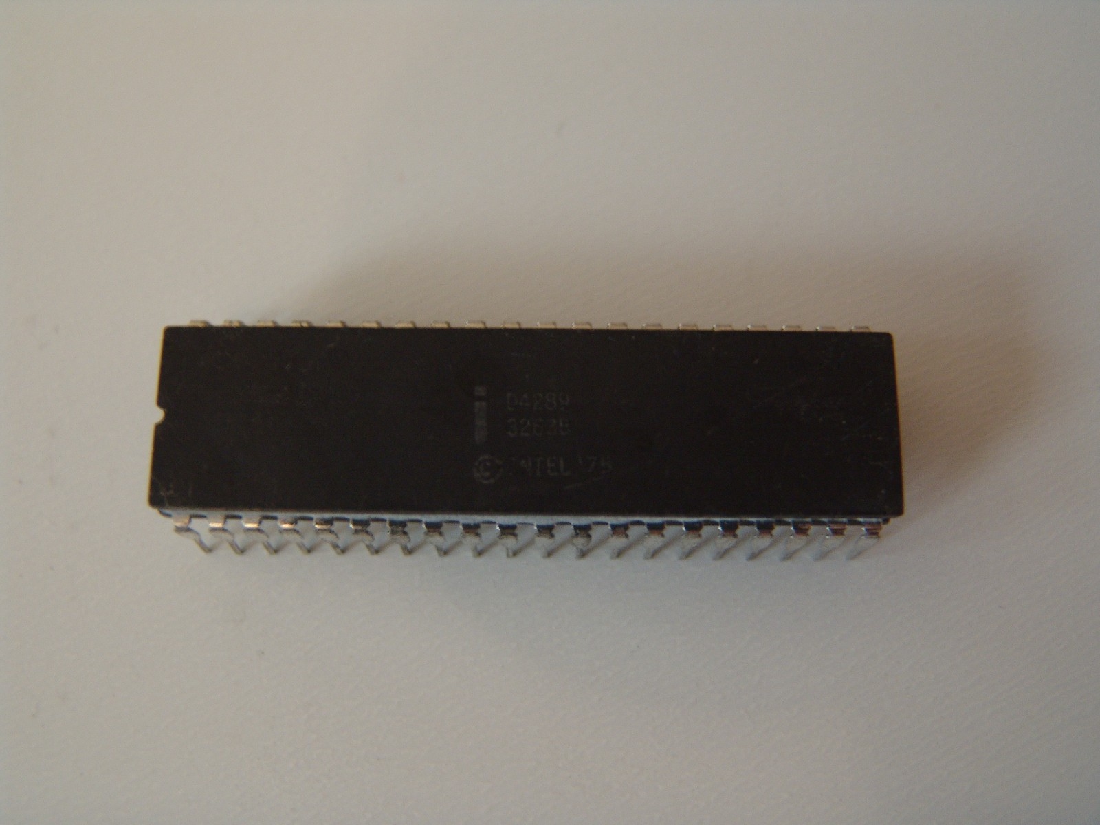 Intel D4289 Inmtegrated Circuit Malaysia D/C 7810 NEW OLD STOCK