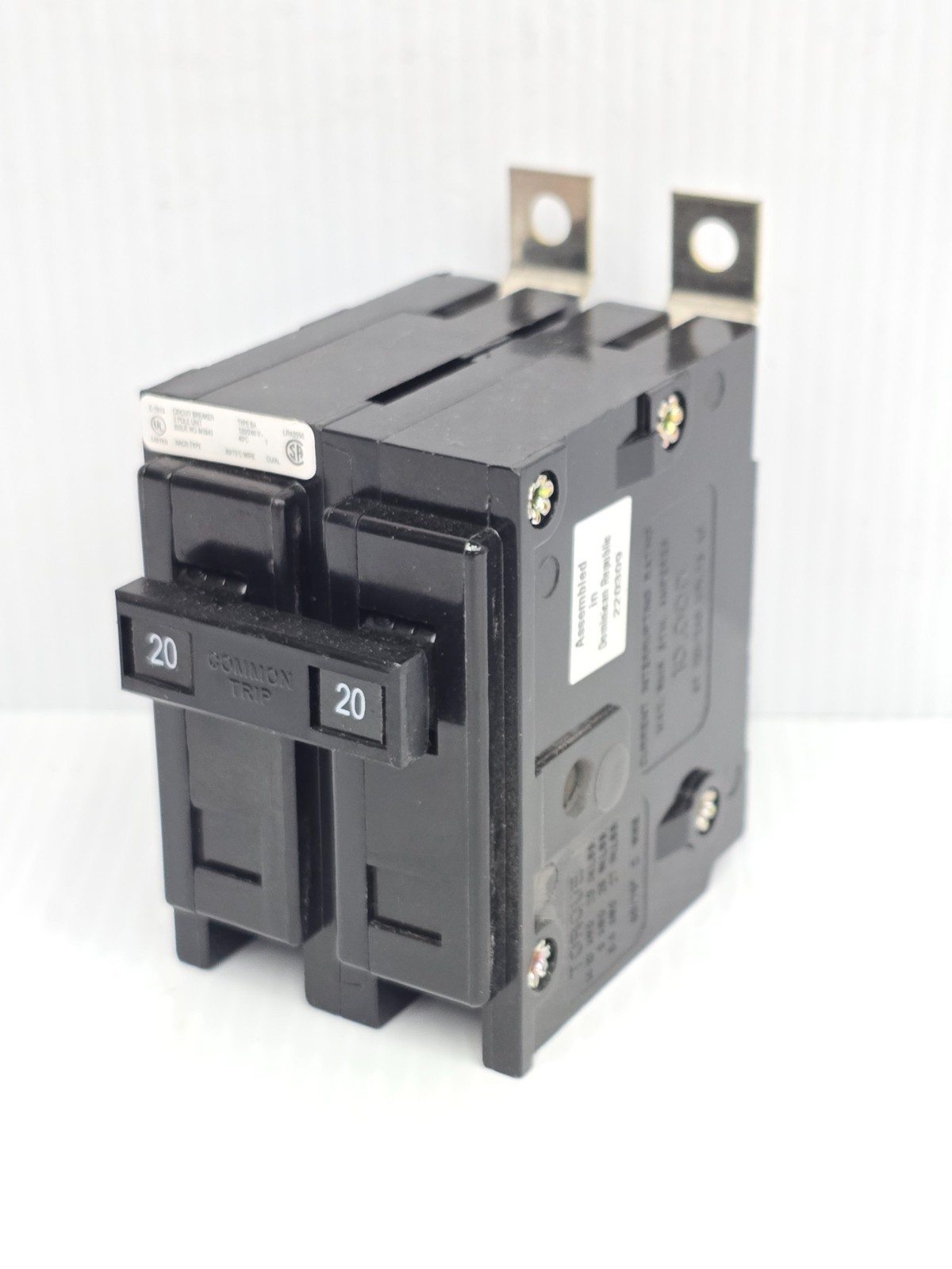New Eaton 20 Amp Bolt-On Circuit Breaker 120/240 VAC 2 Pole 10 kA BAB2020