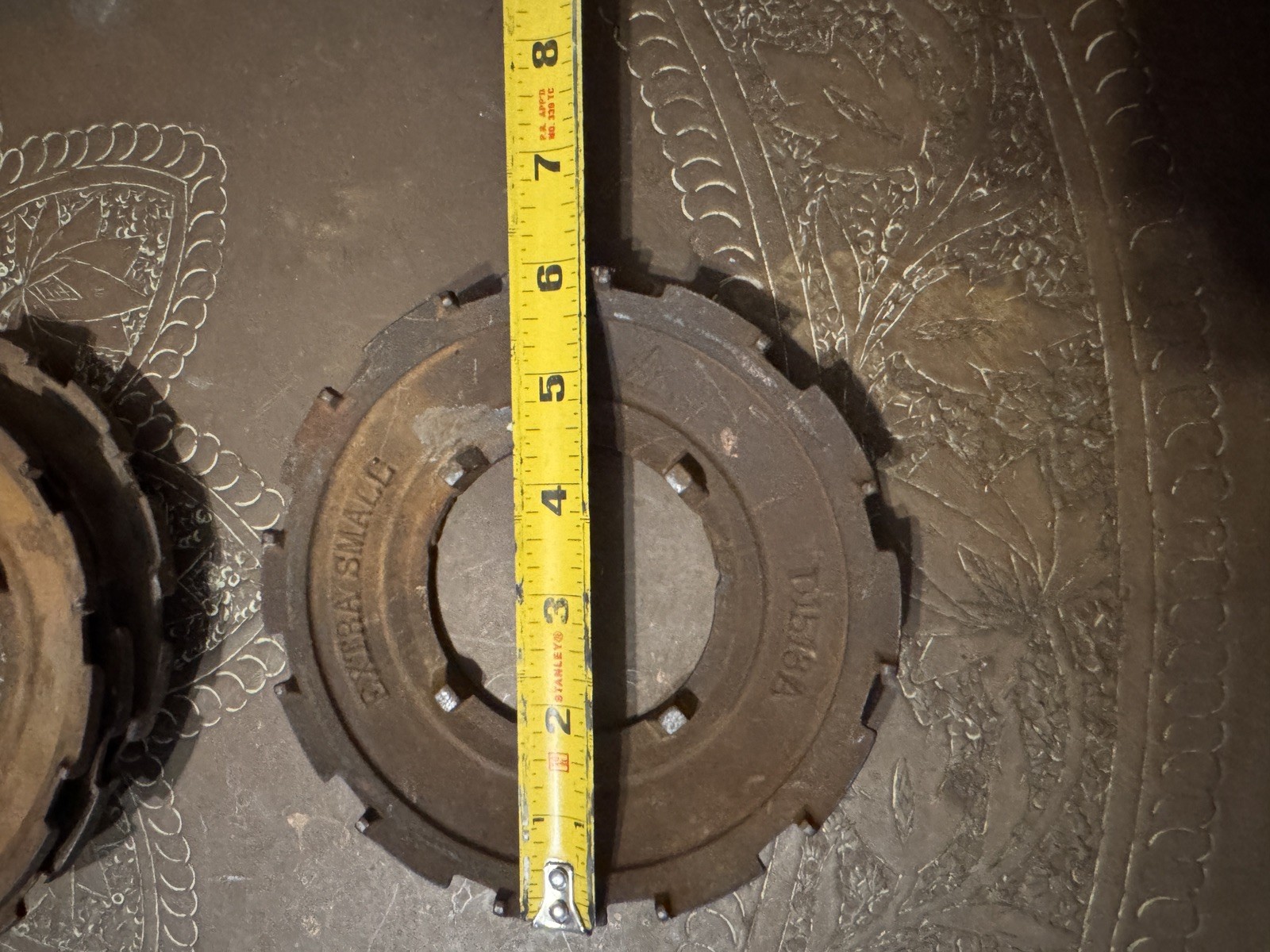 4 – Farm Planter Plates D1513A EXTRA SMALL 12 cell cast iron