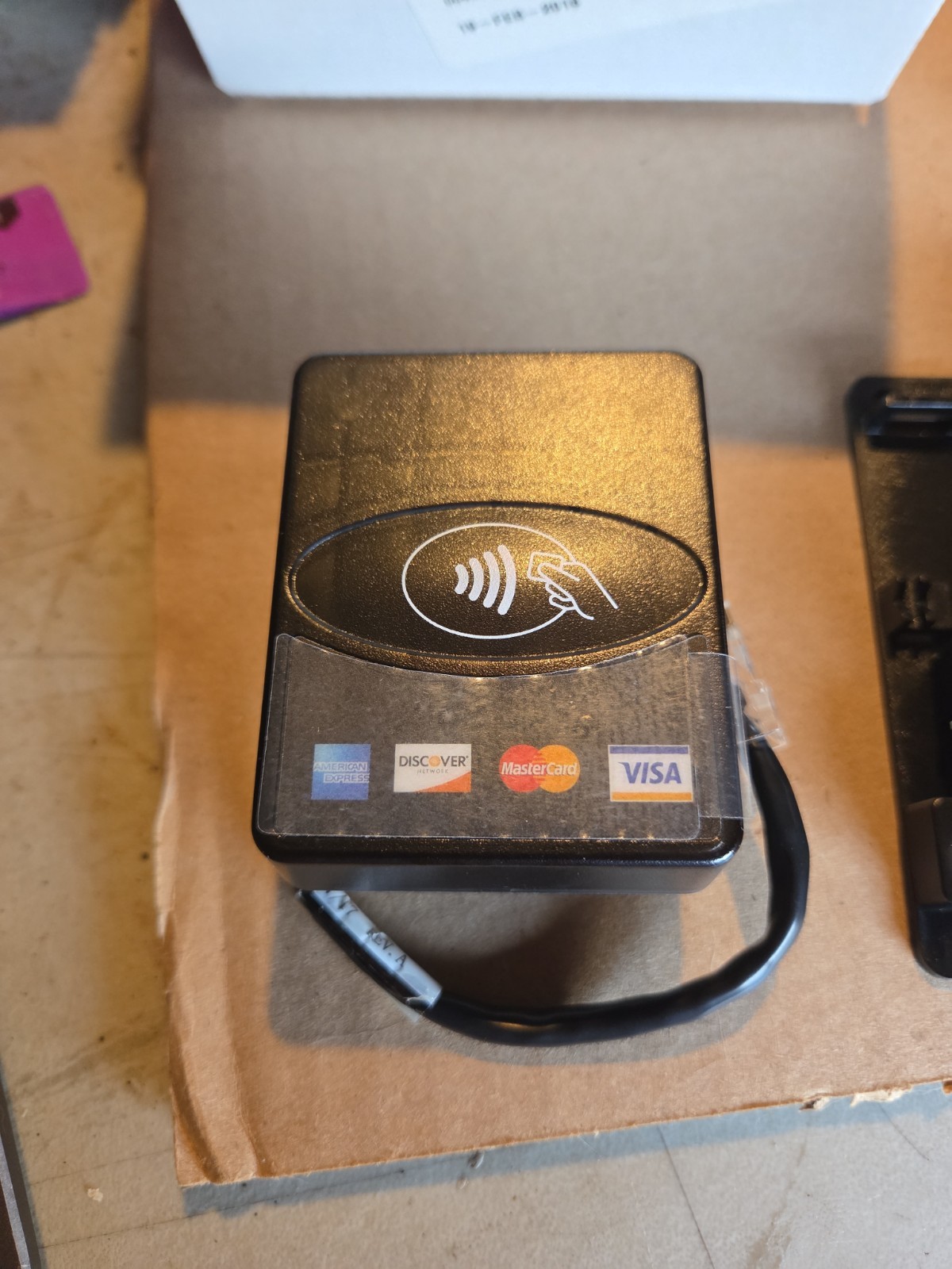 BRAND NEW IDVK-310100 Tech ViVOPay Kiosk III Transaction Terminal