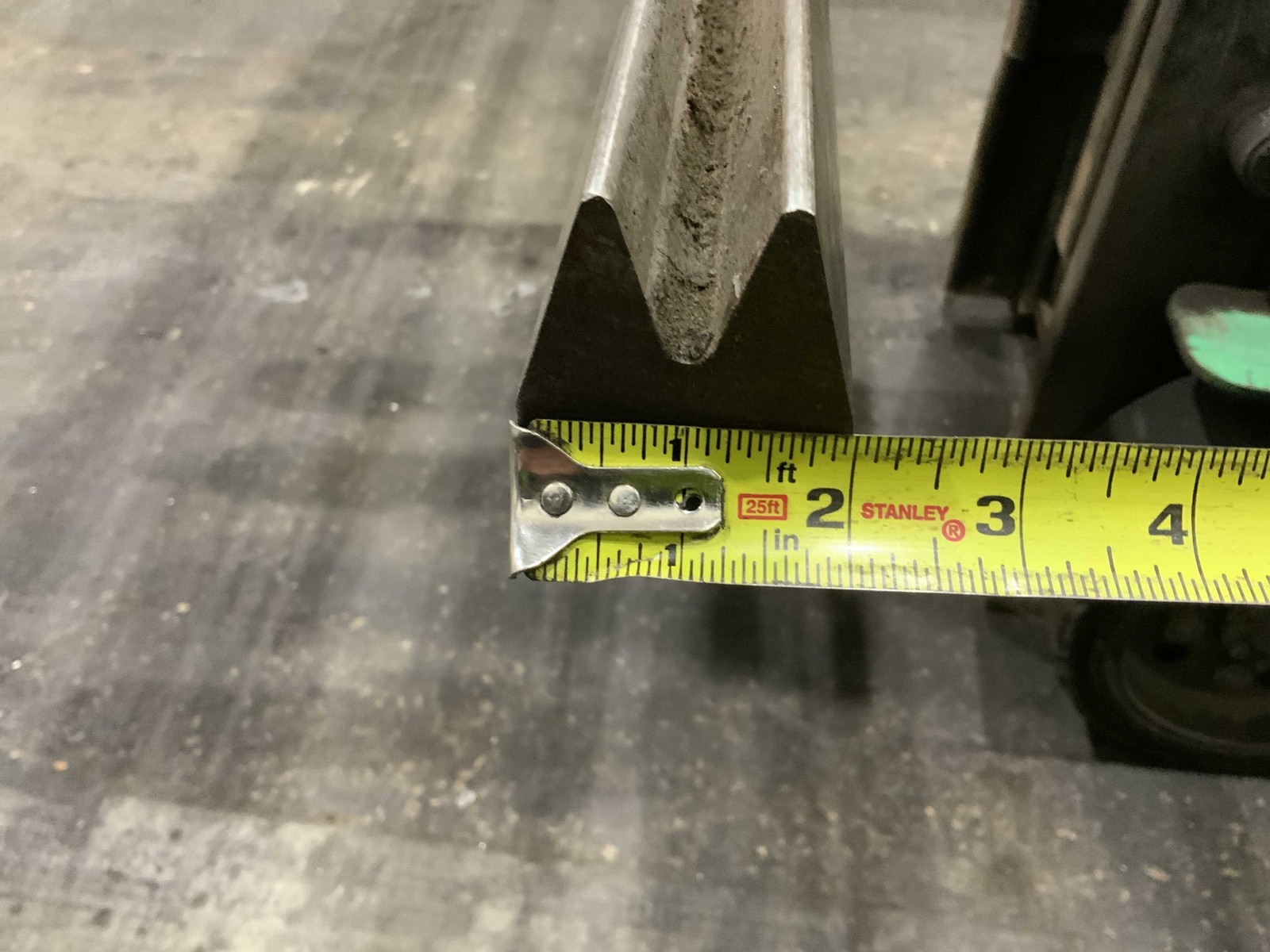 90-1/4″ X 7/8″ OPENING FEMALE PRESS BRAKE DIE: STOCK #76029