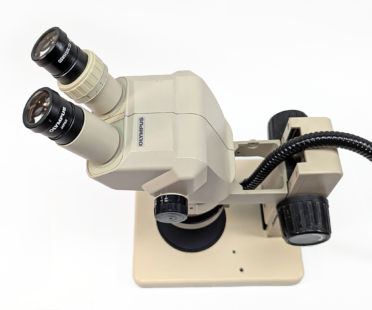 Olympus SZ30/SZ-30 StereoZoom Microscope w/SZ-ST Base/Fiber Light – Refurbished