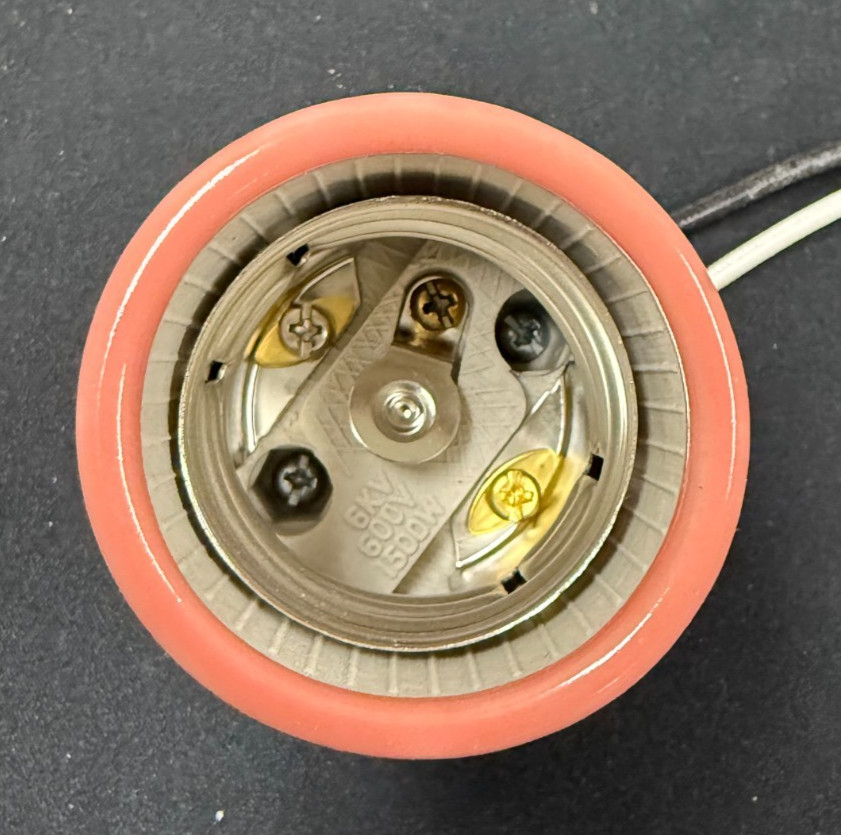 2pk – Leviton 8751-200 equal EX39 Mogul Base Socket 4kV Pulse Rated (LH0360)