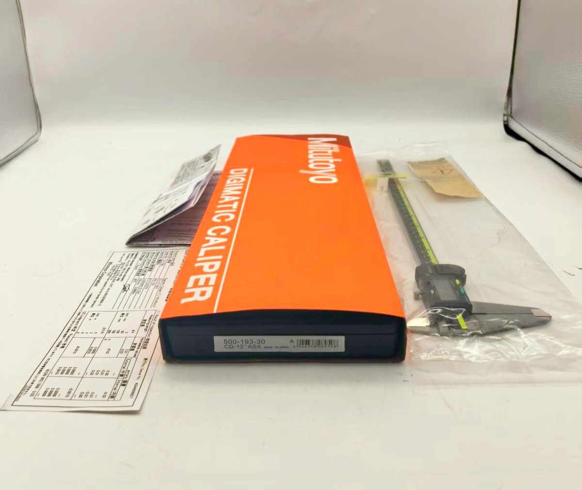 500-193-30 Mitutoyo Japan 300mm/12″ Absolute Digital Digimatic Vernier Caliper