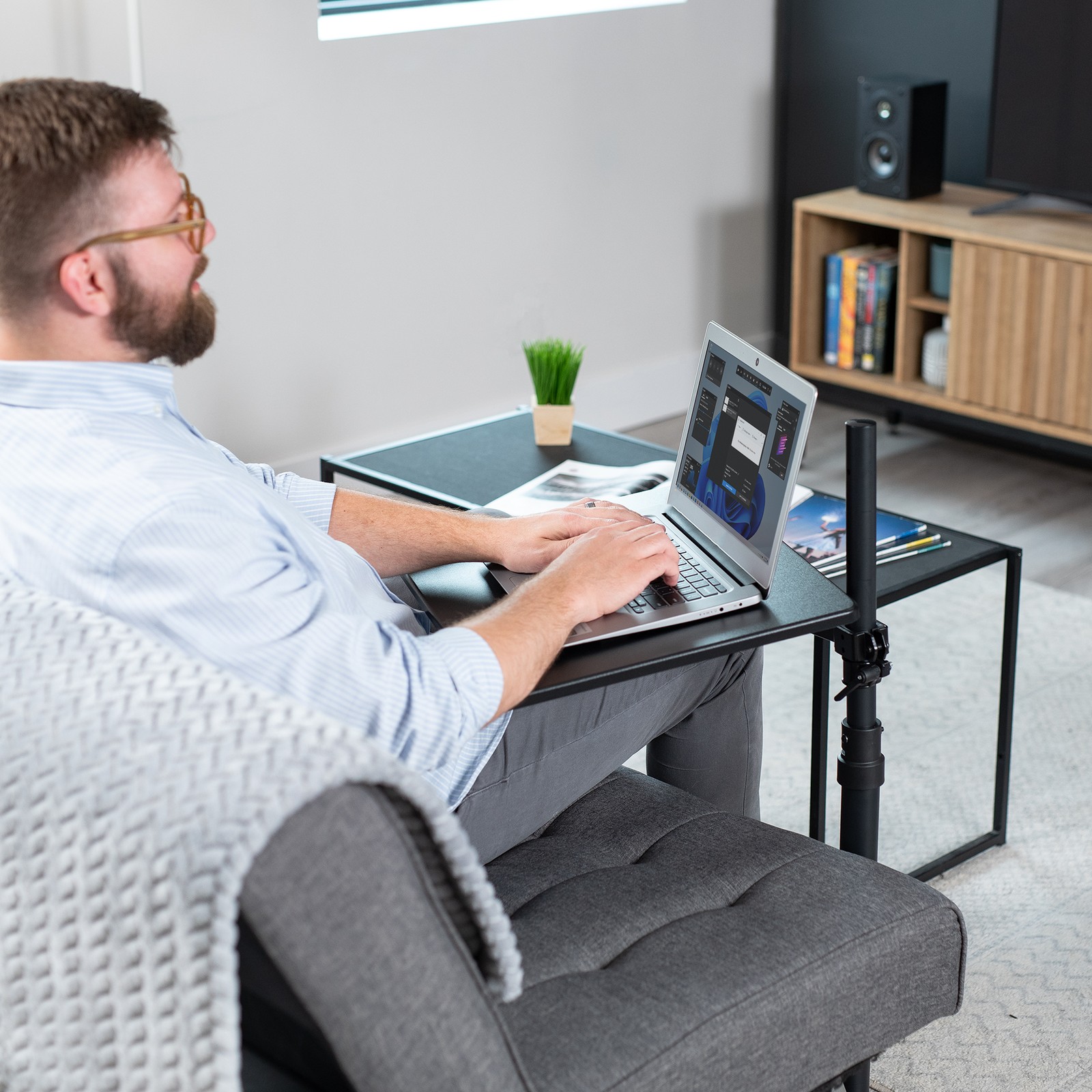 VIVO Black 20 inch Over Couch Swivel Table, Laptop Desk for Remote Work