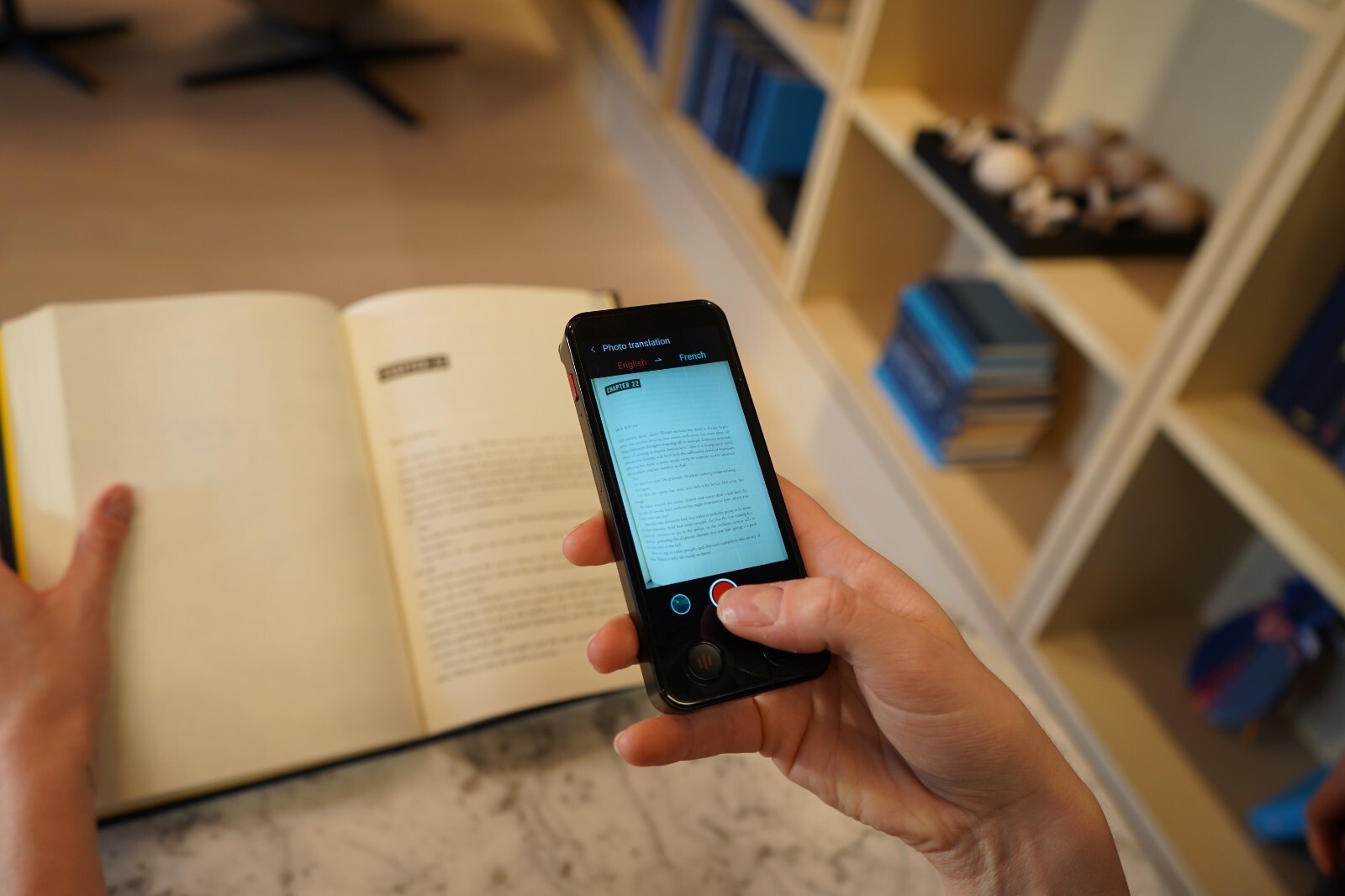 iTour D-Lite Dual-Screen Real-Time Language Translator Device – Detachable