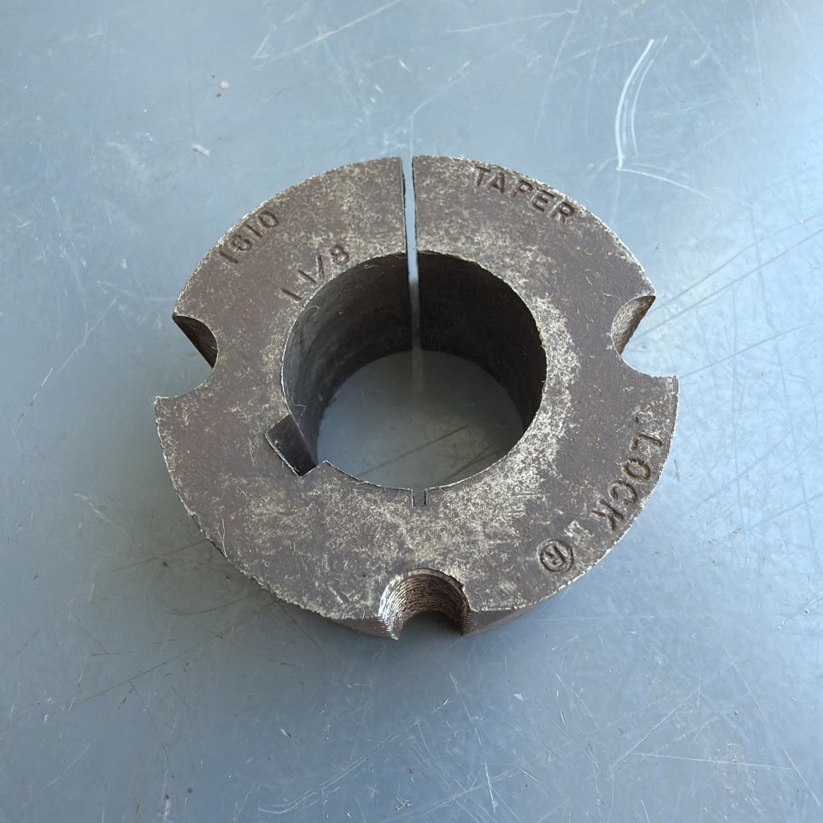 Unbranded 1610 1-1/8 Taper-Lock Bushing, 1 1/8″ Bore, W/ Keyway – USED