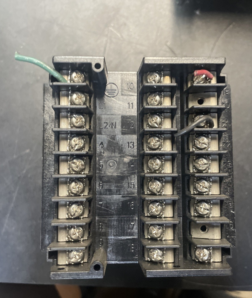 Honeywell DC3200-C0-000R-200-00000-E0-0