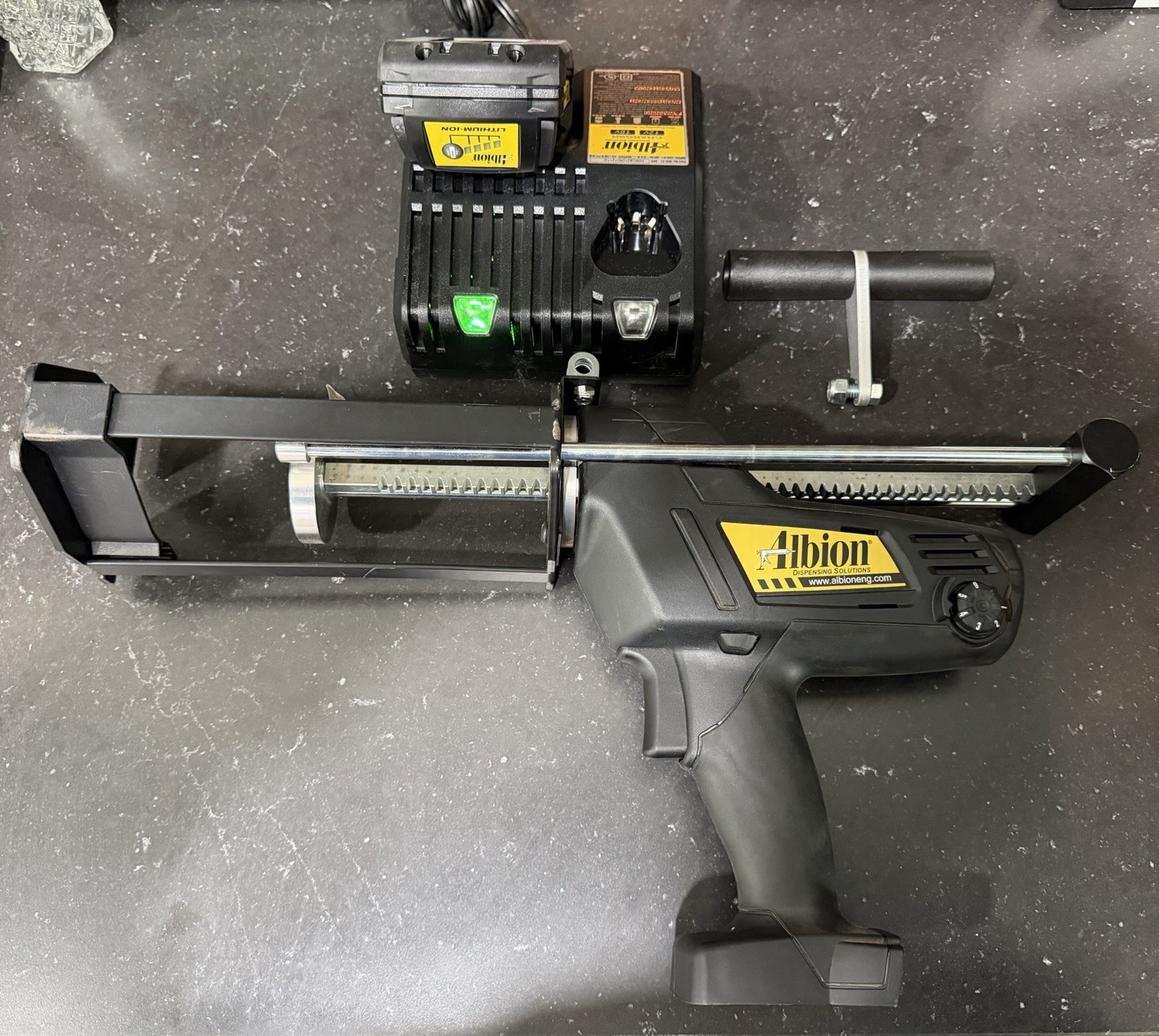 Albion E18T400X10 18V 2 Component Caulk & Adhesive Gun With Charger & Battery