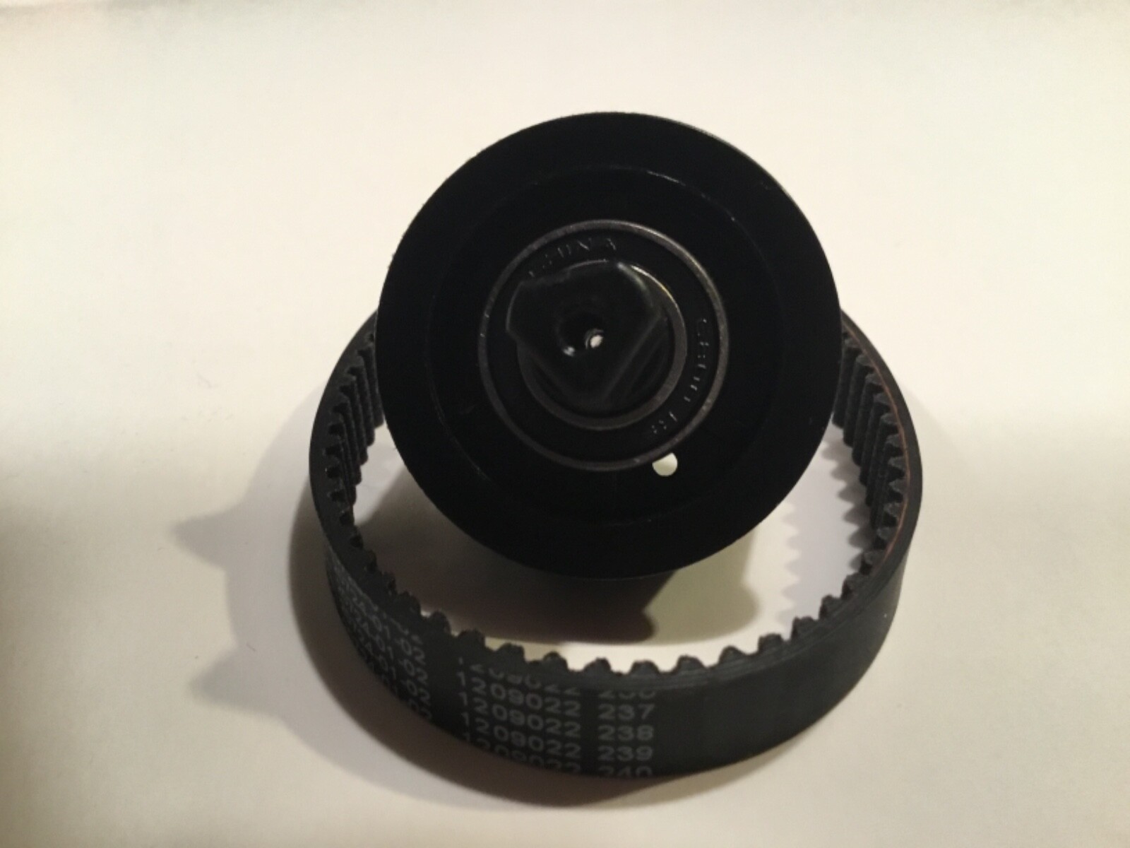 Dyson DC41/DC65/UP13/DC77 Brush Spindle & Belt Driven Gear For Cleaner Head
