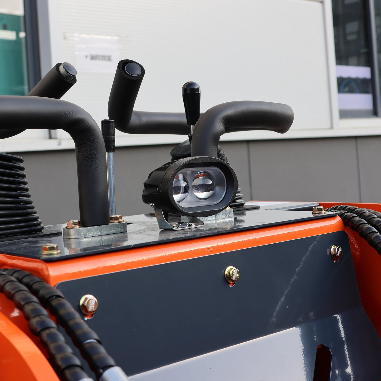 New 24HP Mini Skid Steer Loader 4-in-1 Bucket 3-Stage Pump Hydraulic System