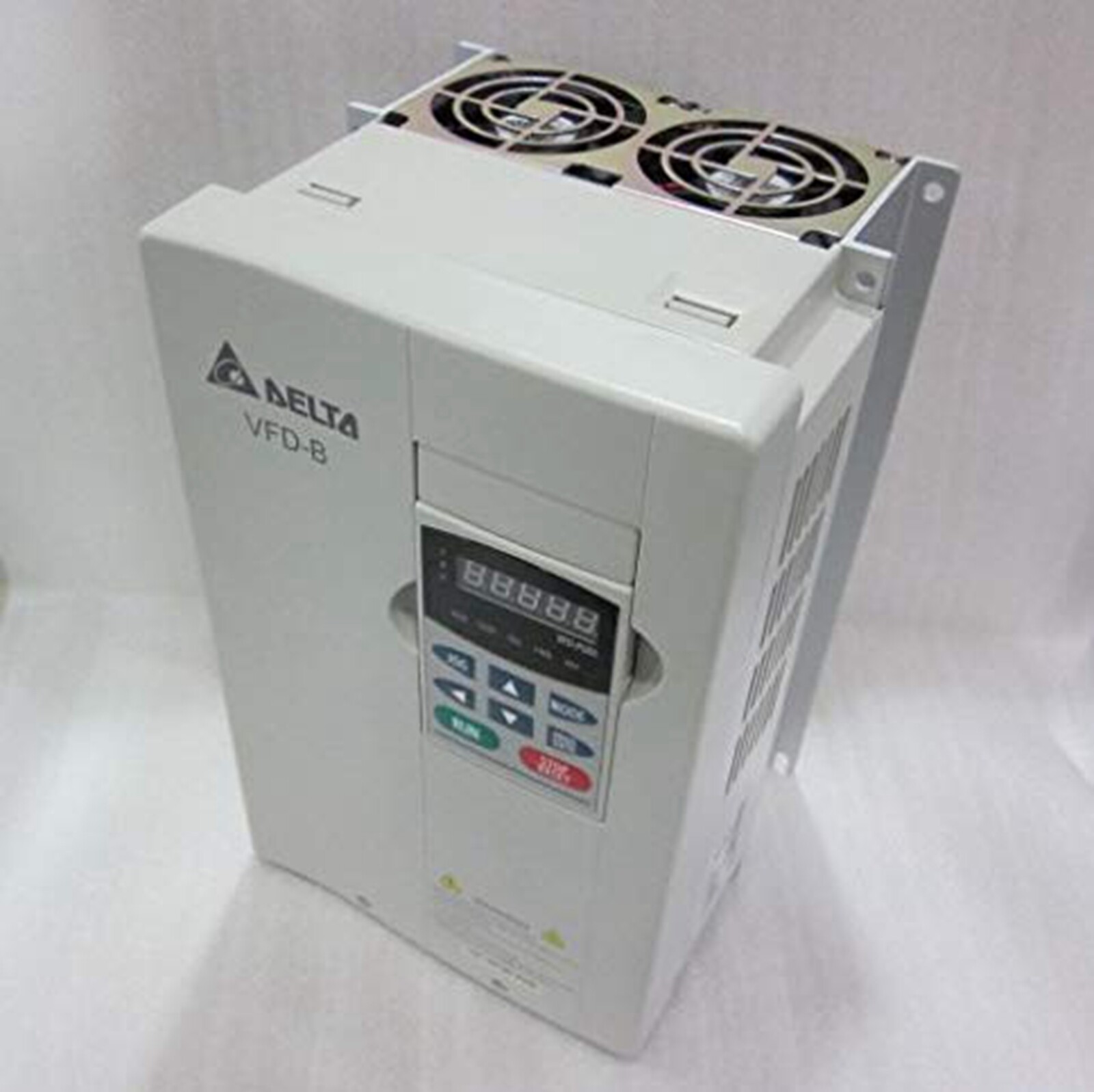 1pcs Brand New In Box Delta Inverter VFD075B43A VFD075B43A