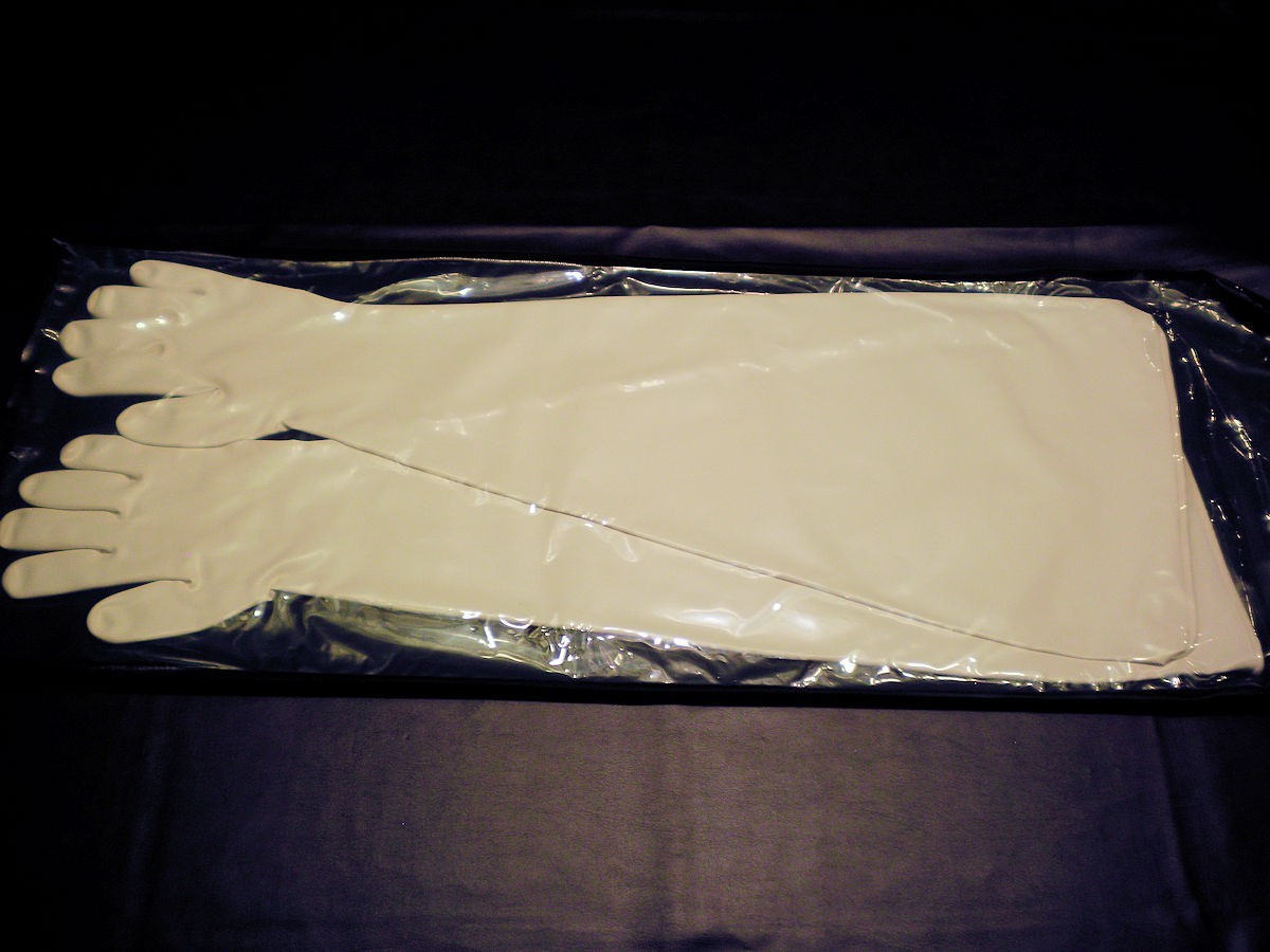 Sealed 1pr. Piercan 8Y2432-9.75A CSM Glove Box Gloves 32” x 9-3/4 Ambidextrous