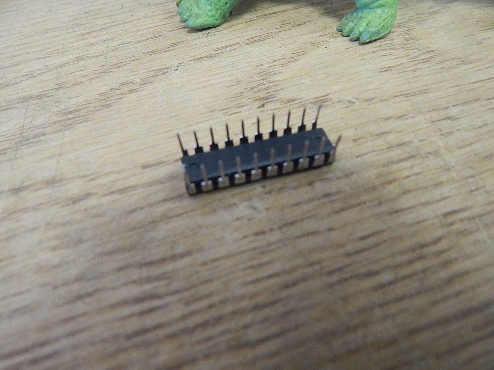 Malaysia 286 90GF PAL16L8ACN Circuit Chip *FREE SHIPPING*