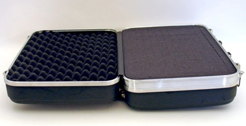 1425 – PLATT LUGGAGE – LIGHT-DUTY ABS CASE – Interior Dimensions (L x W x D): 18