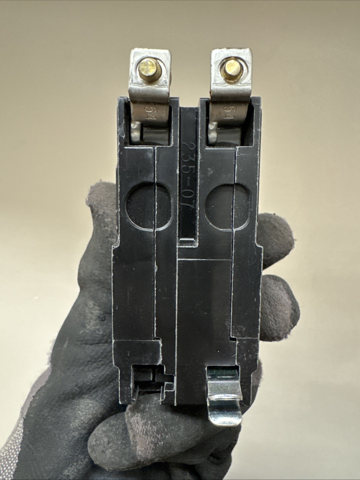 Square D QOB220 Circuit Breaker – 20 Amp 2 Pole – Bolt-On NEW NO BOX