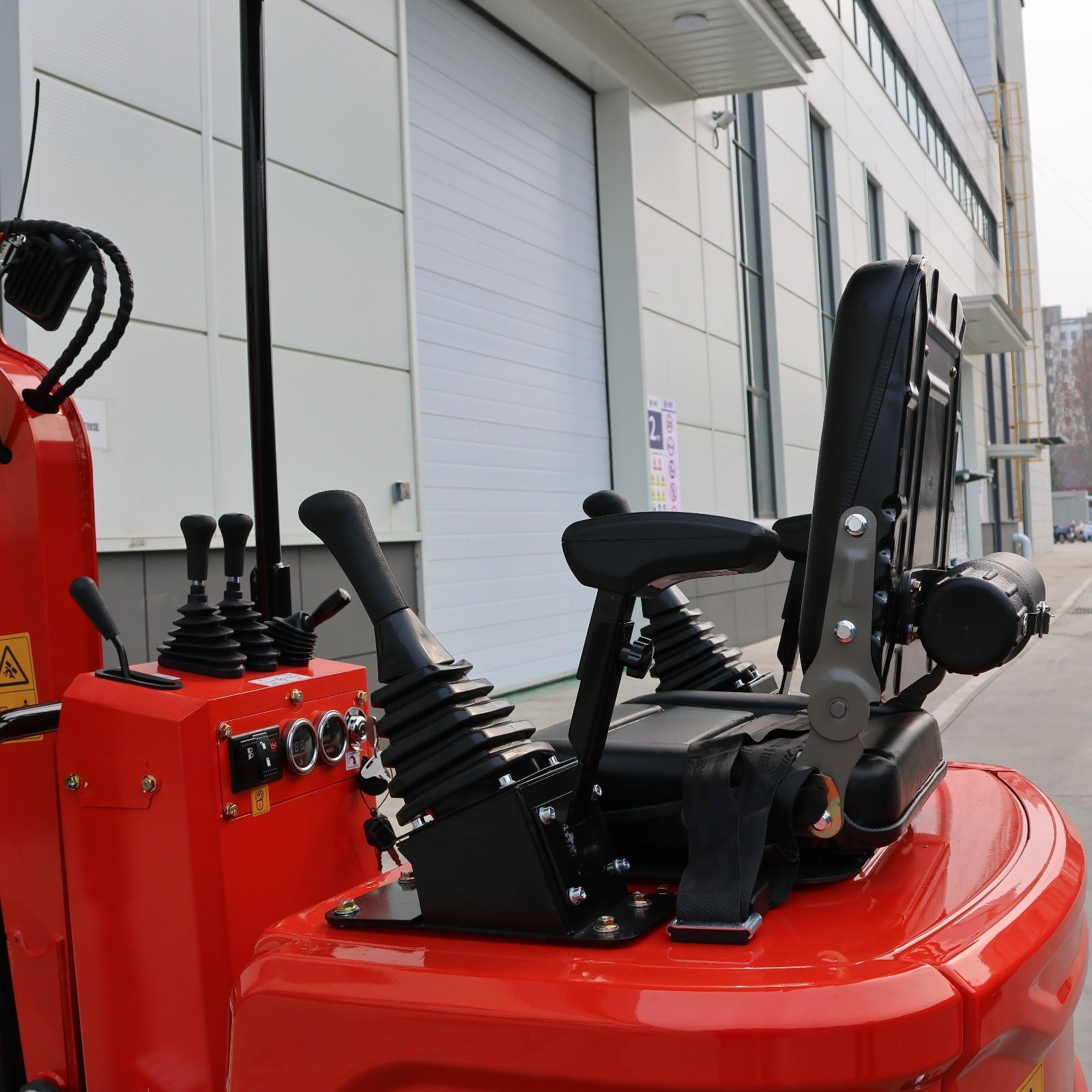 1.4Ton Mini Excavator Kubota EPA Hydraulic Thumb 5Attachments US Stock Free Ship