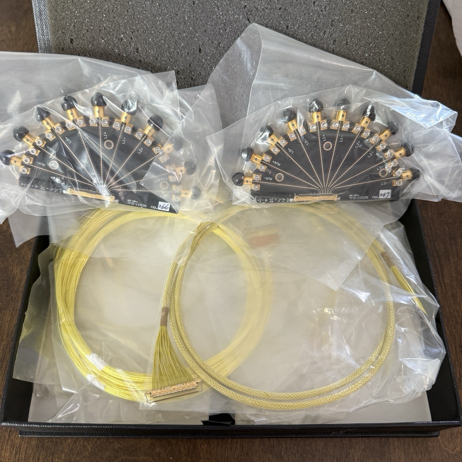 Luxshare-ICT Display Port eDP Receptacle TFD-11R28 ( 2 Test Boards + 4 cables )