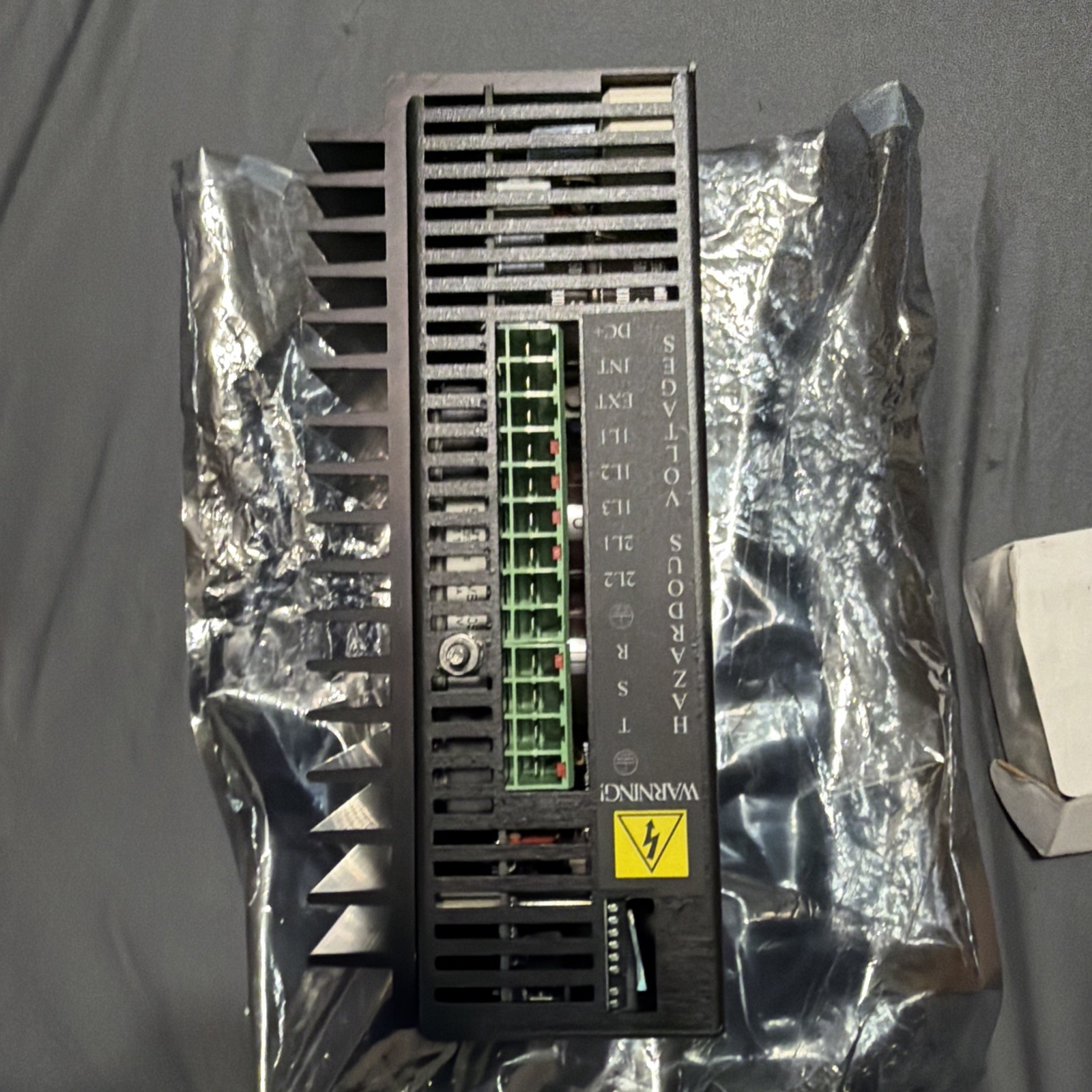 GE FANUC IC800SSI107S1-CE SERVO MOTOR CONTROLLER 90-250VAC 1-3PH New
