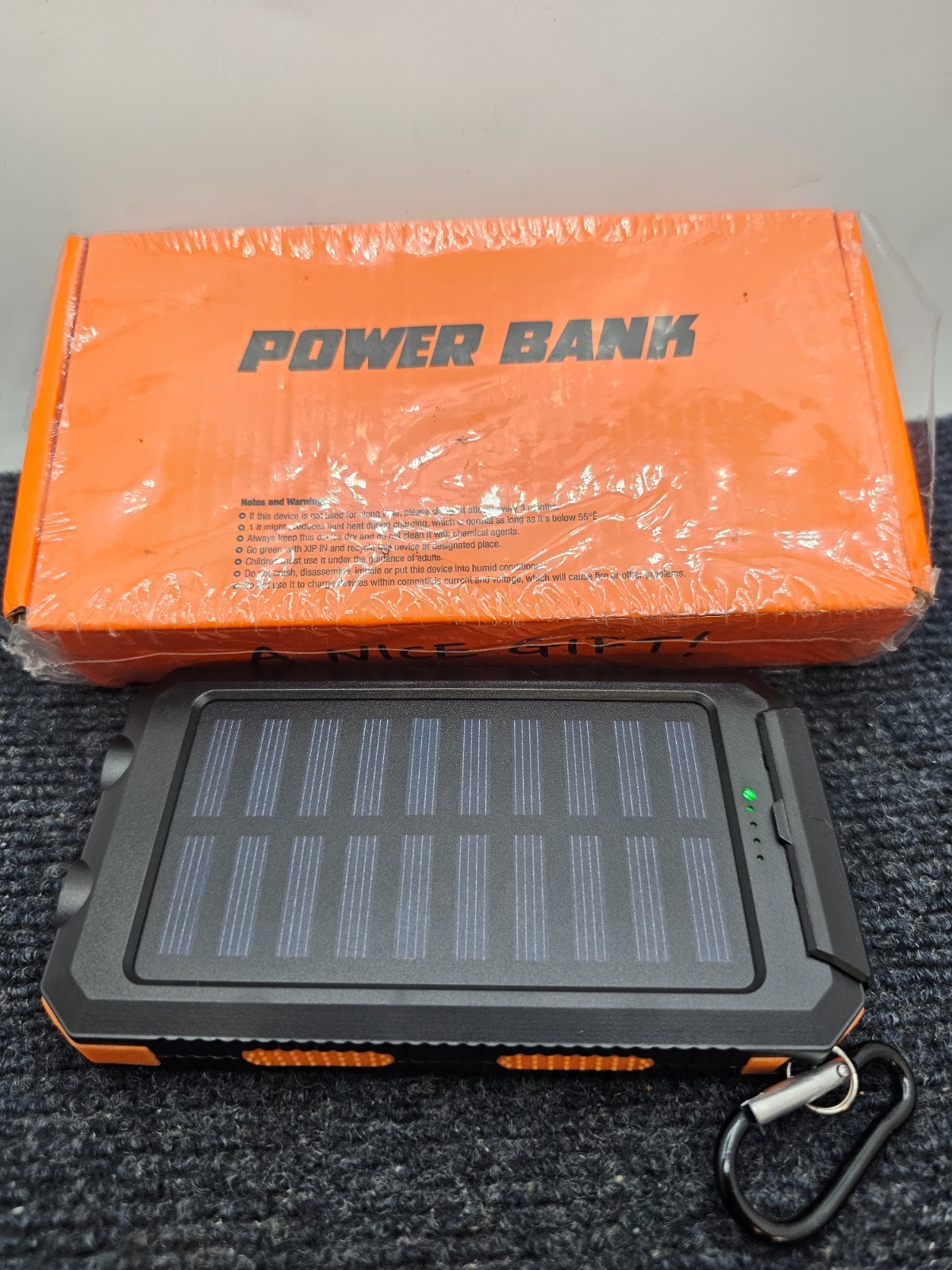 YM-105S Solar Mobile Power Bank 10000MAh 5V 1A-2A