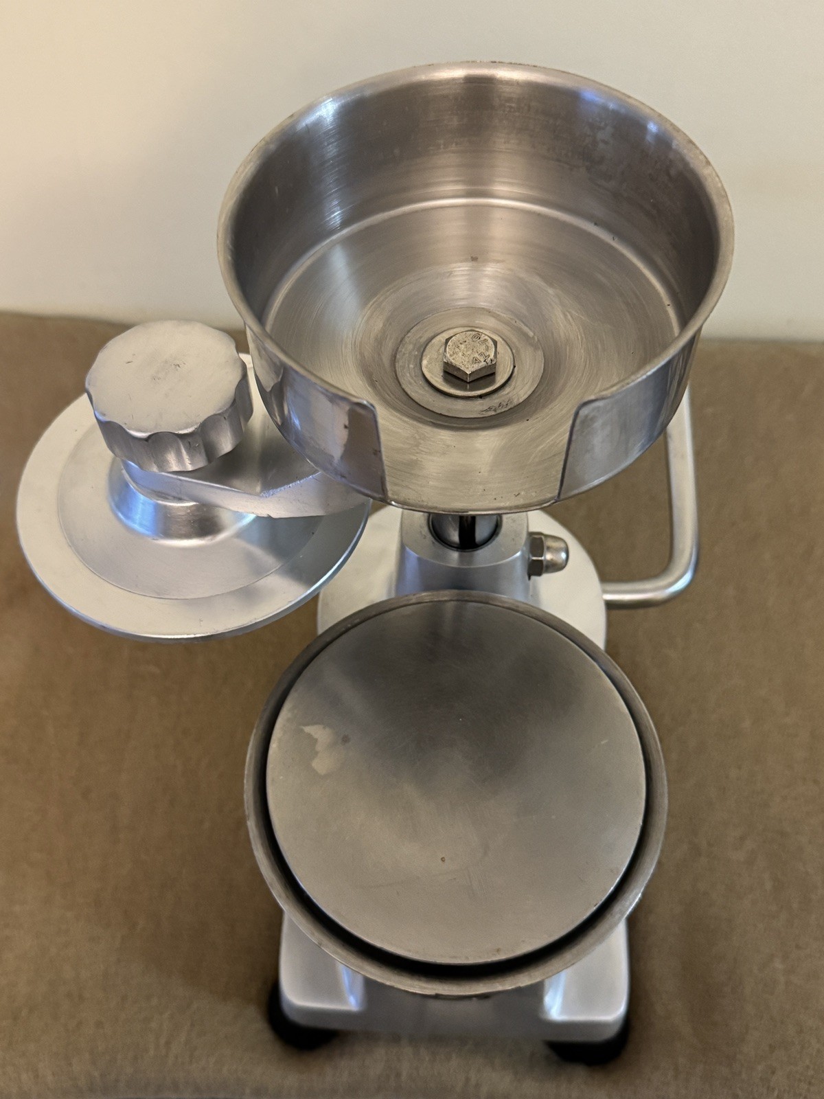 Winco HBP-3 Heavy-Duty Hamburger Patty Press 1/2 lb