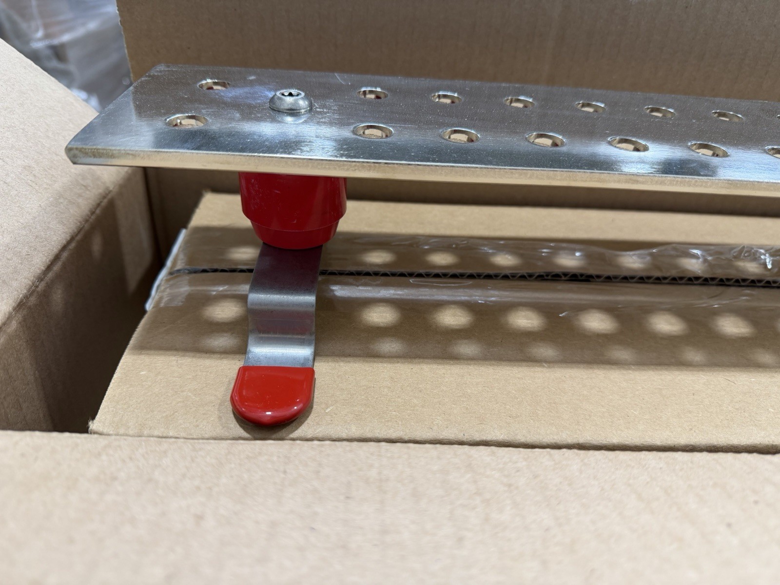 Panduit GB4N0016TPI-1, Tin Plated Ground Bar,24IN LG, 16 POS.