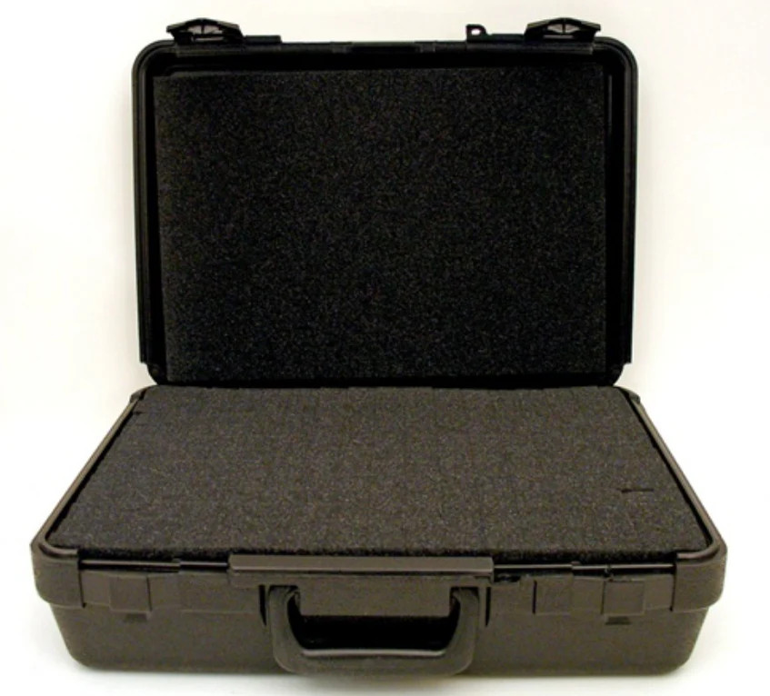 611 – PLATT LUGGAGE – BLOW MOLDED CASE – Exterior Dimensions (L x W x D): 18″ x